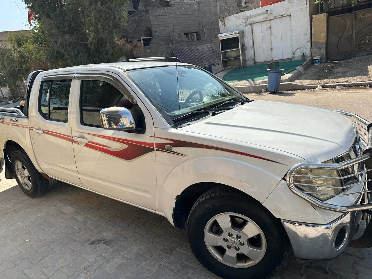 السلام عليكم سيارة نيفارة اوتماتيك للبيع موديل 2009 مكفولة بيهة بس الجاملخ الخلفي الايمن صبغ فقط بس رش اثر شخوط يعني بدون ضربة صدر امام خلفي جديد باتري جديد تخم تاير جديد تبريد ثلج  السيارة خير من الله السعر 70 وبيهة مجال  العنوان بغداد الطالبية  ***********
