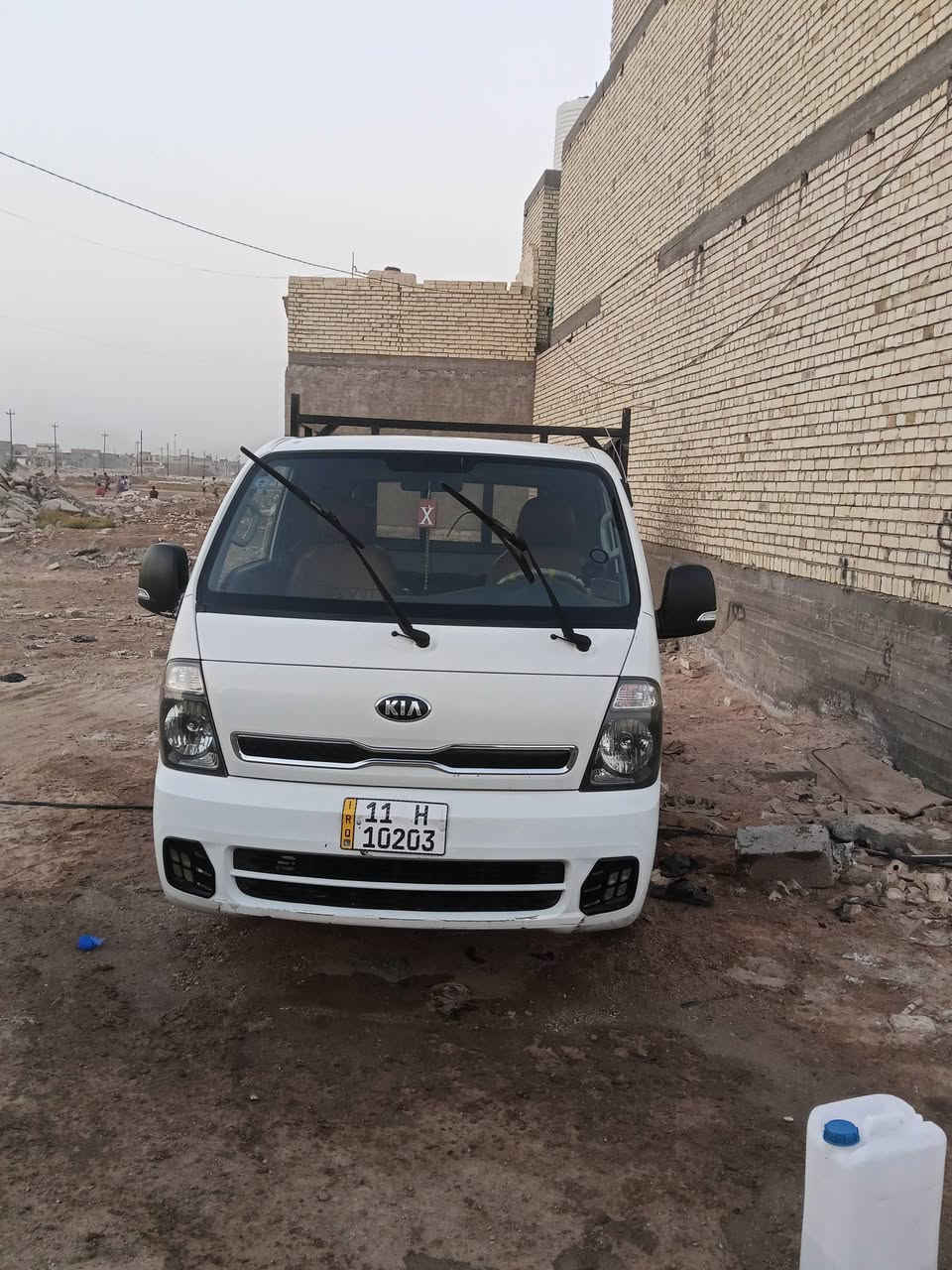 السلام عليكم 
للبيع
كيا حمل 2700 موديل 18 رقم بغداد 
سياره نظيفه سعرها 115
للاستفسار  ***********
مكان السياره الشعب
