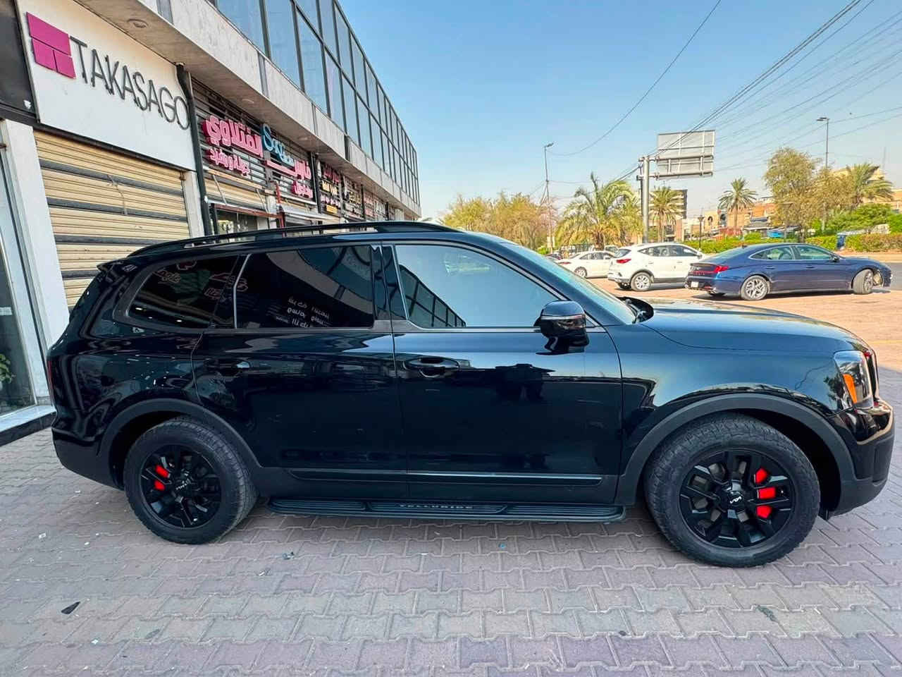 سلام عليكم 
تلورايد 2024  SX PRESTIGE
رقم مميز 
اعلى فئة مواصفات 
بنوراما قطعتين
كشن منفصل VIP 
داخل مشمشي 
بصمة
مواصفات ما تخلص 
السعر 320 وبيها مجال 
***********
