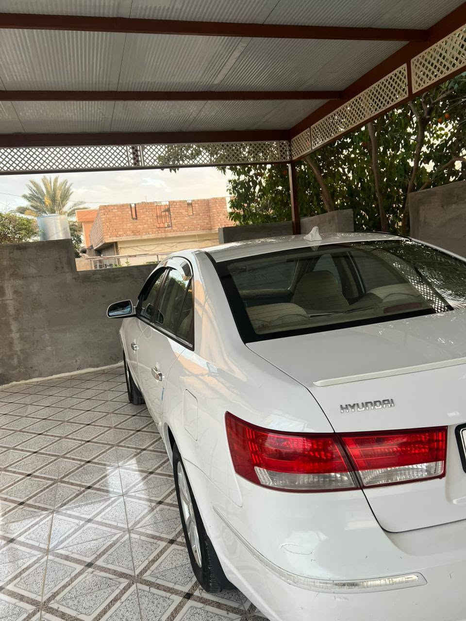 على بركة الله
سوناتا ٢٠١٠ لون ابيض خليجي محرك ٢٤٠٠ لا صبغ ولا تبديل رقم دولي باسمي صلاح الدين السياره حلوه مال جناي فقط بيها رصعات  خفيفه محرك كير شرط محرك مبدل كازكيت فقط السعر 132 وبيها مجال للاستفسار *********** مع ميسر الجبوري
