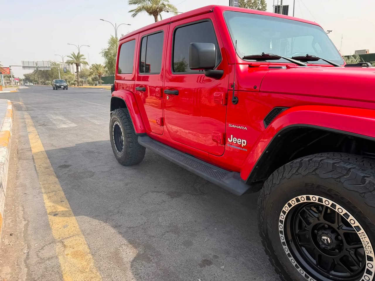 السلام عليكم 
جيب رانكلر 4Xe 2023 صحارى 
حادث جاملغ خلفي جهه السايق بدون اي ايرباك 
جاملغ خلفي صبغ فقط
ماشية 25 الف ميل
رقم بغداد شبه مميز
سكف فايبر قابل للفتح
السيارة لون احمر 
داخل جلد عسلي
بصمة
فور ويل
شاشة جبيرة
تعتبر فول صحارى

الاضافات 
ويل وتاير BF GOODR امريكي اصلي عدد5
دبلات روبيكون 
دعامية امامية روبيكون 
دبل استيرن FOX
شباك شكل 24 والاصلي موجود
منضومة شحن تتناسب مع كهرباء العراق كاملة

سيارة جاهزة بدون اي نقص

السعر 30.000

***********
