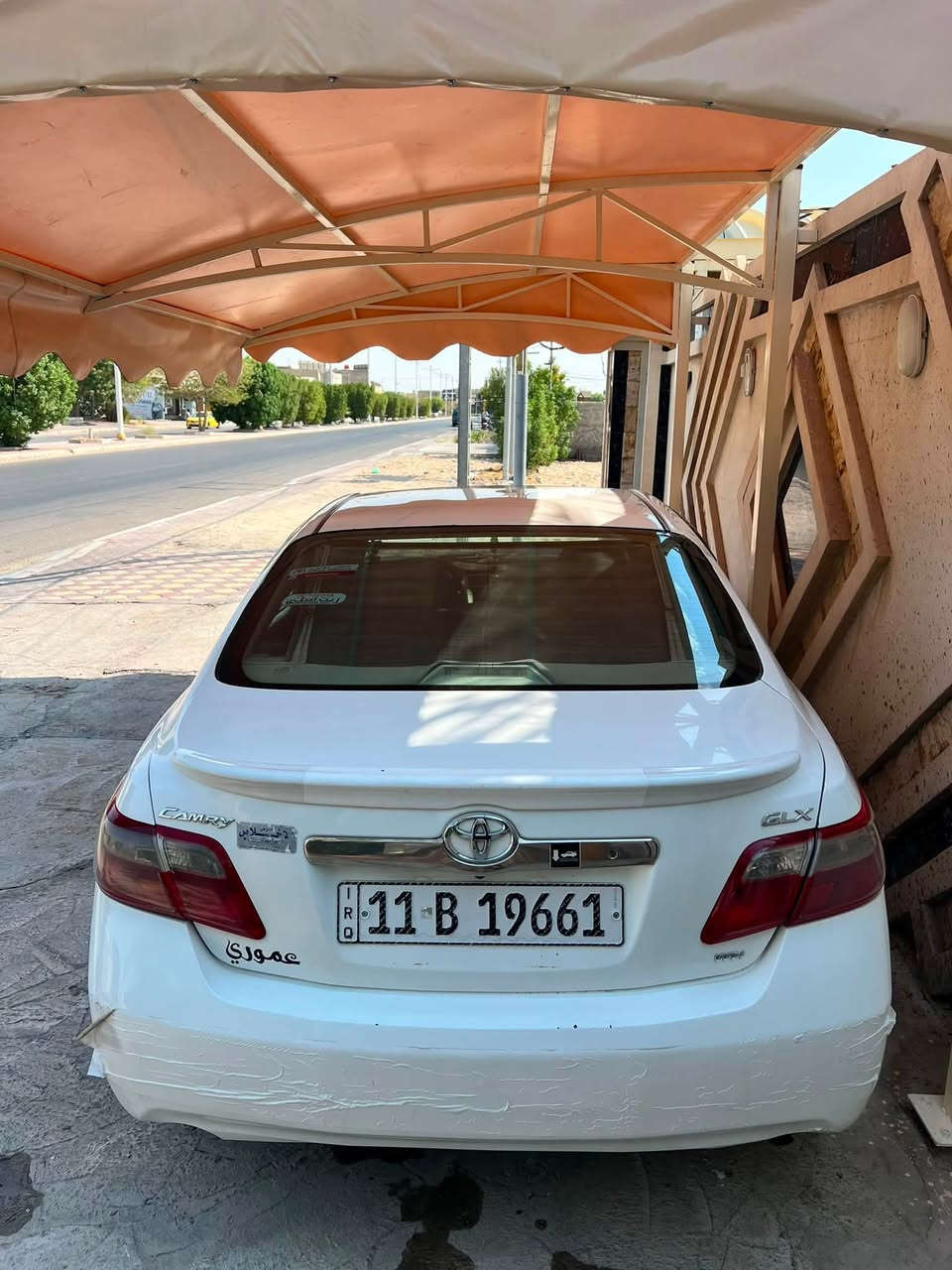 السلام عليكم 
كامري 2008 خليجي 
GLX 1/1
فول مواصفات 
كشن كهرباء 
فتحة سقف 
قطعتين تبريد 
انارة ترحيب بلادي 
انارة للرجلين بلادي 
شاشة اندرويد و كار بلي
كاميرا 
خمسة ويل كب بلادي
دبل سويج 
تخم تاير جديد
حدادية امامي خلفي جديدة 
باتري جديد 
سلف جديد 
السيارة مصبوغة حزام ماعدا القمارة 
مكان السيارة الانبار فلوجة 
السعر 96 ورقة يعني 9600$ 
بيها مجال بسيط 
الاتصال ع الرقم واتساب غير متواجد ع الفيس 
***********
