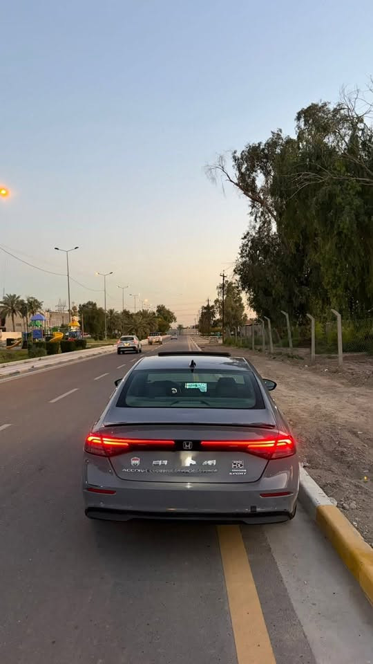 السلام عليكم
هوندا اكورد 2023 سبورت رقم بغداد 
حادث ربع جاملغ خلفي فقط بدون دواخل بدون ايرباك
***********
