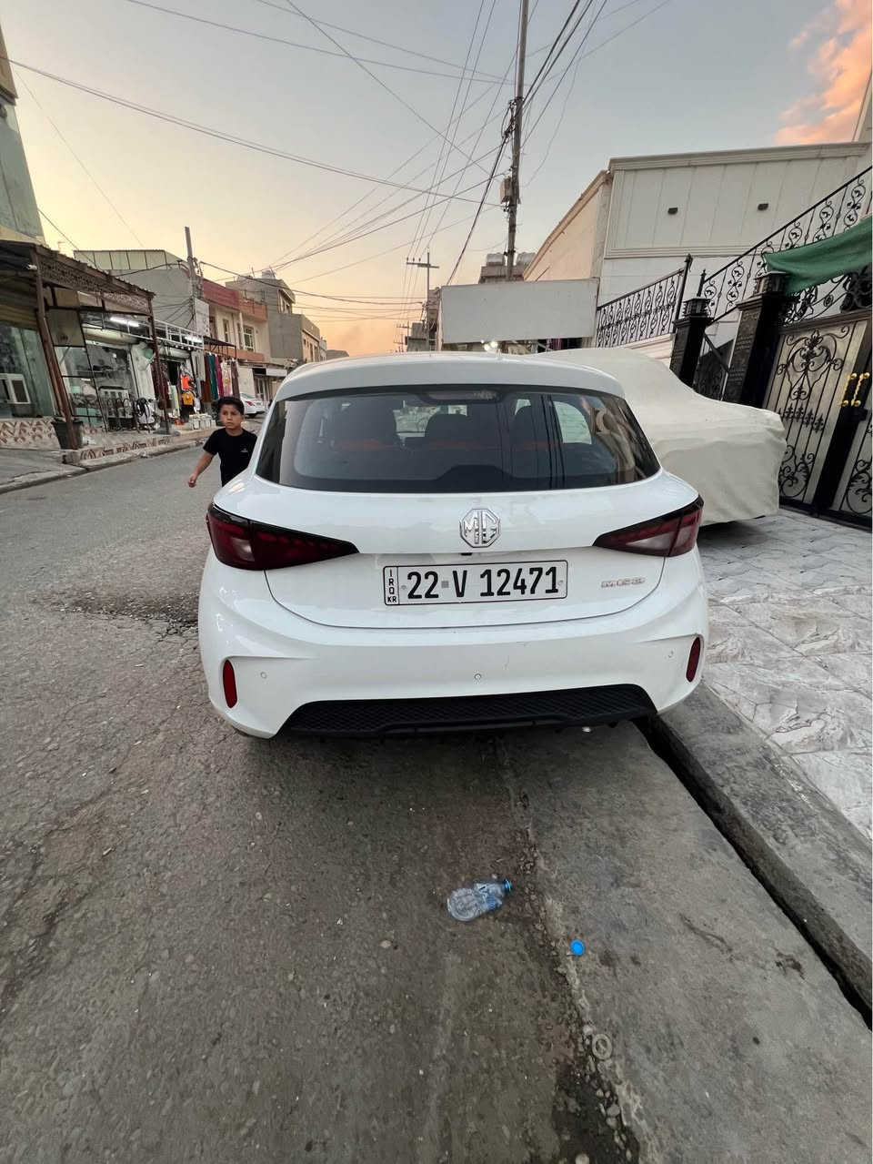 Mg3 2025 فروشتني خيرا بي بوياخ 
5 سال زماني شريكه 
تبريد وتقه ورقه وتايه وهزه وسنوي حه موي نويه 
قوبكي به جوك له شاني هيه ؤ قوبكي به جوك له جاملخي سكن هيتي هندك سارده كوتي هيه سياركه بي كيشيه بناوي خومه تحويل وكال بشرته 
1200000 مليىونك ؤ ٢٠٠ هزار غرامي له سره 
سعري سياره 98 ورقه *********** شويني سياره هولير ***********سياره بناوي خومه أربيل, العراق
