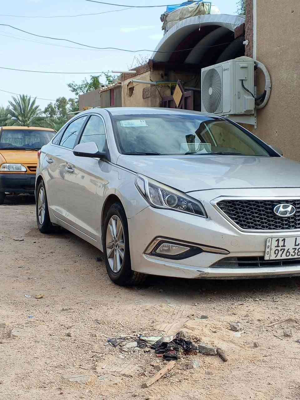 السلام عليكم
سوناتا 2016 حادثها سطحي بنيد وجاملغ 
وبيها بابيبن مبدلات بلعراق بابين اصليات اثر حادث شخط ولبابين الصليات موجودات عدي 
سياره جاهز من كير محرك حداديه نظيفة جدا جدا 
110 وبيها مجال 
*********** اتصال
