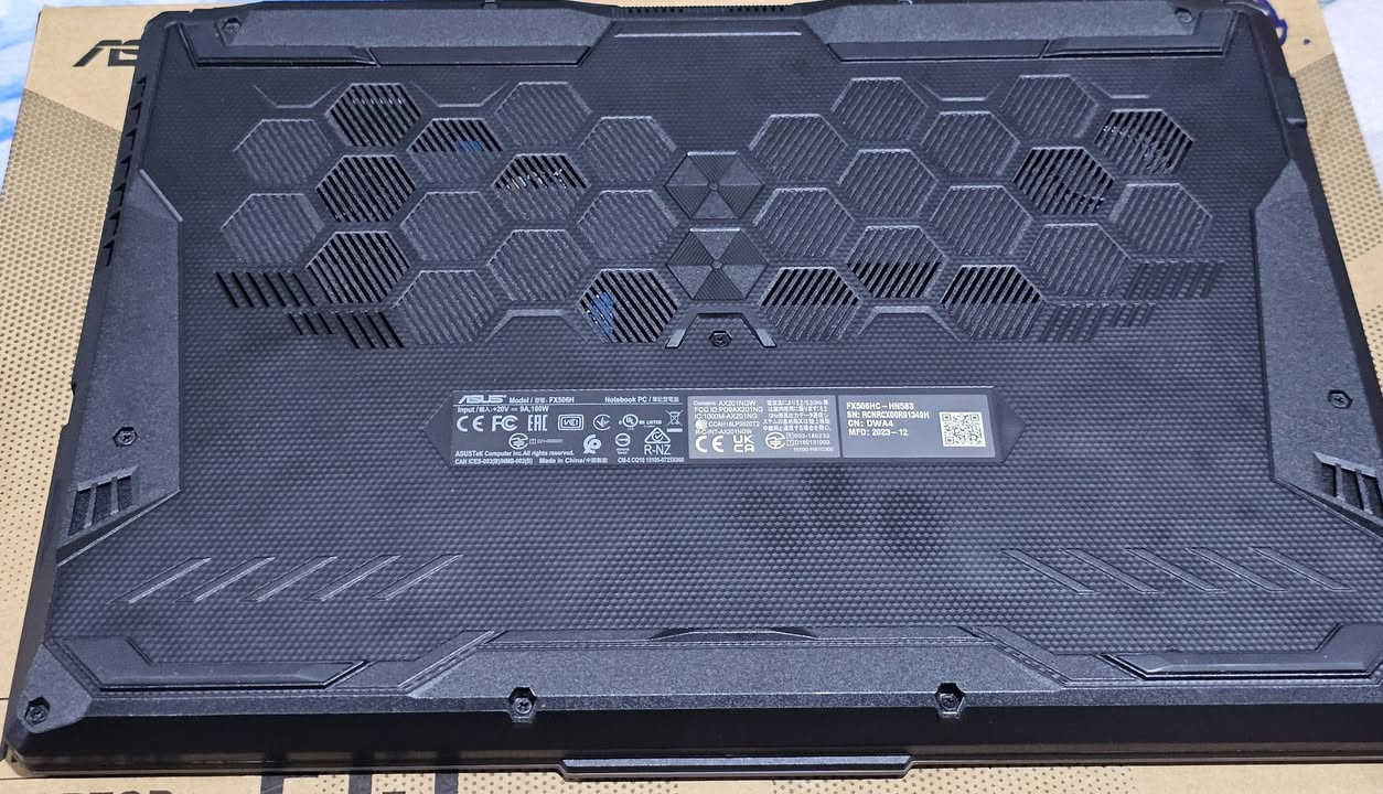 🔥 للبيع لابتوب العاب ASUS TUF F15 + ماوس العاب iMICE T80 🔥
الحالة: مستخدم نظيف جداً - كامل بكارتونته

المواصفات:
- المعالج: Intel Core i7 الجيل 11
- كرت الشاشة: NVIDIA RTX 3050 4GB
- الرام: 16GB 
- التخزين: 1TB SSD NVMe سريع
- الشاشة: 15.6 FHD IPS 144Hz
- الملحقات: العلبة + الشاحن الاصلي + ماوس العاب iMICE T80 RGB

يشغل كل الالعاب والبرامج الهندسية والمونتاج بدون لاك
السعر: 1,050,000 مليون وخمسين الف بي مجال بسيط
المكان: البصرة - تسليم يد بيد
للأتصال:***********
