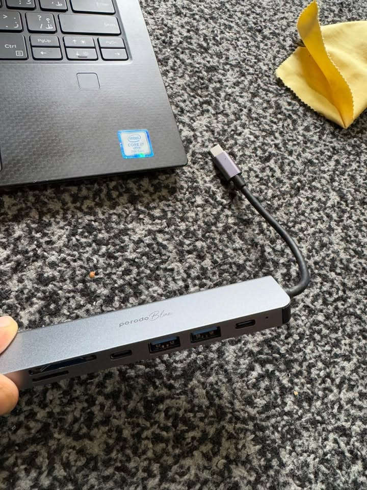 ديل xps
لمس قلاب 360 درجة
كرت شاشة داخلي انتل 8 كيكا
شاشة 4k عاليه الوضوح والدقه ولمس 10 اصابع
رام 16 
معالج i7 جيل 7 
ذاكرة 512 ssd m.2
شاحنه 67 واط تايب سي 
شحنه ساعه 
السعر 350 وبي مجال
مكاني البصره ويوجد توصيل 
***********

