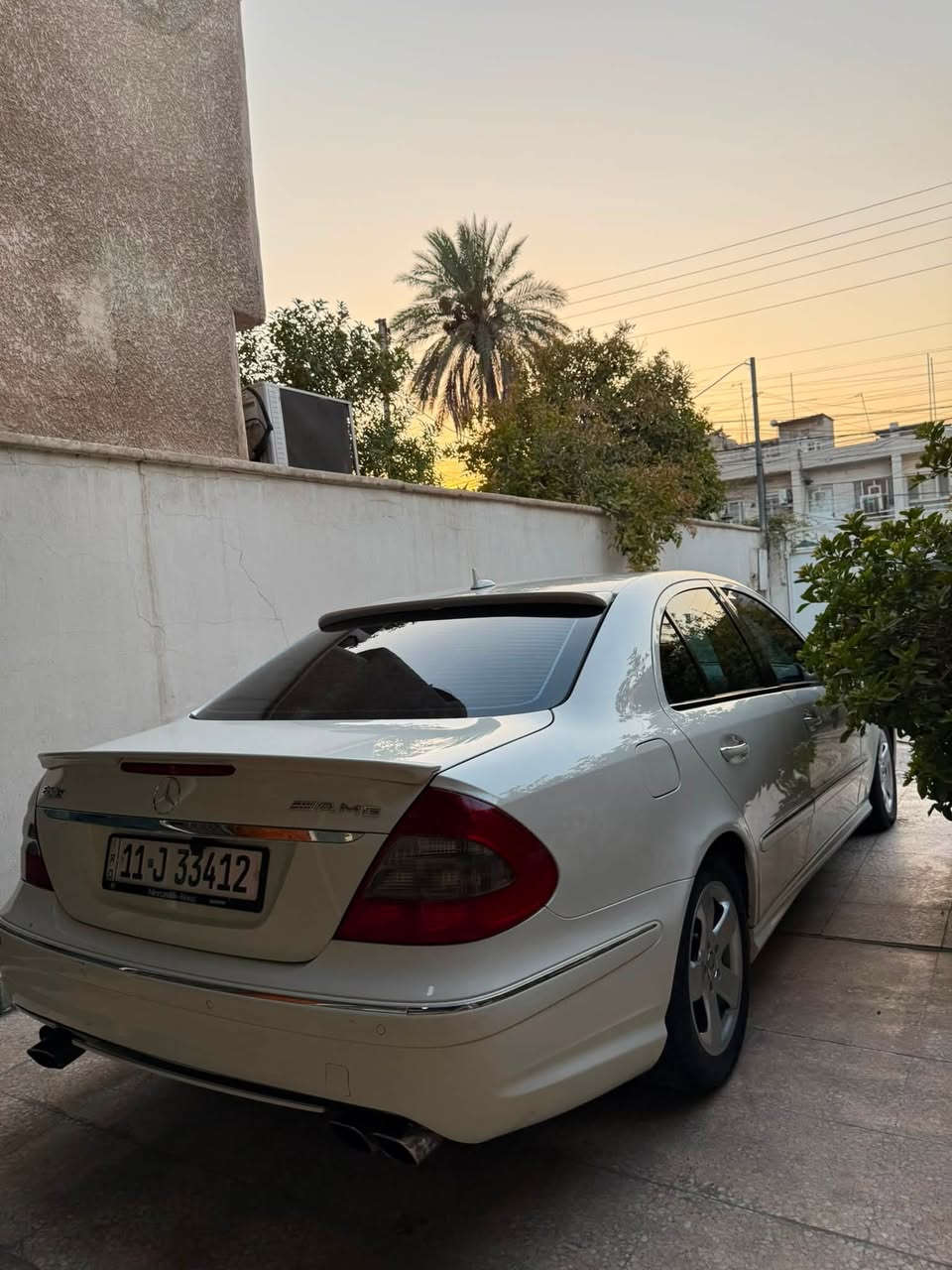 للبيع أو المراوس حسب القناعة
مرسيدس W211 E350
موديل 2007 — رقم بغداد أصولي
وارد أمريكي — السونار موجود بالصور

المواصفات:
• فتحة سقف
• تدفئة كشنات
• بردة خلفية
• مثبت سرعة
• كراسي كهرباء مع 3 وضعيات خزن
• غرفة نظيفة جدًا، لا فطور ولا تكسير
• لايتات زينون أبيض
• ستيرن كهربائي وتحكمات كاملة

——————————————

السيارة مصروفة ومهتم بيها:
• محرك وگير وكهربائيات مكفولات 100% وبضمانتي
• ويلات ألمانية أصلية قياس 16
• فيد بمب جديد وباتري
•صدر جديد
•تبريد قطعتين ثلج
• إدامة كاملة للنوزلات والبلكات والمجاول وغيرها
ما تحتاج أي مصرف

السعر: 160 ورقة وبيها مجال إن شاء الله

📍 بغداد — البنوك
📞 ***********
