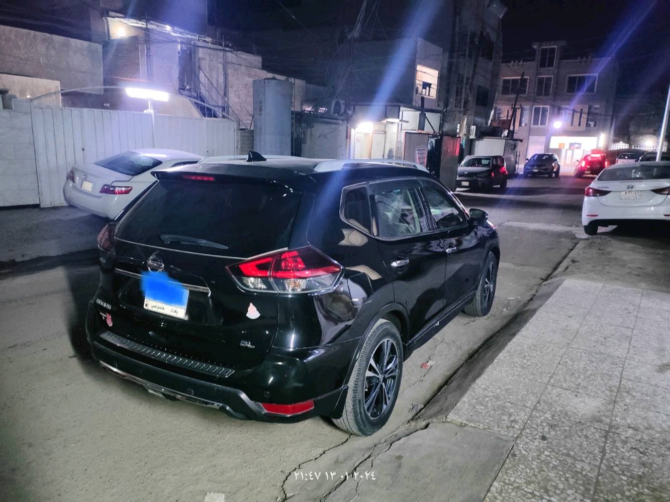 السلام عليكم

نيسان روج 2020SL

مواصفات 1/1 عدا الفتحة 

المحرك: 4 سلندر – 2500cc

المواصفات:

• فول مواصفات عدا البانوراما

• تحكم ستيرن

• مثبت سرعة

• شاشة وسطية كبيرة تدعم CD + Apple Car Play

• نظام قيادة ايكو + سبورت + نورمال

• مقاعد جلد هيتر وتحكم كهربائي بمقعد السائق وكشن صدر هم كهرباء

• بصمة تشغيل + بصمة أبواب

• تشغيل عن بعد

• صندوق كهربائي شفت 

• حساس قدم لفتح الصندوق

• كاميرا دوارة + كاميرا 360 درجة

• ويل كب ١٩ انش سبورت

• نظام رادات ومثبت سرعة + Auto Stop

• إشارات بالمرايا

• نظام صوت راقي Bose

⚠️ أضرار السيارة:

• وارد أمريكي

• حادثه جاملغ وبنيد  فقط تبديل قطع 
 
ماشيه 36 ميل فقط 

📌 تفاصيل إضافية:

• رقم السيارة بغداد باسمي 

للأستفسار الاتصال:

***********