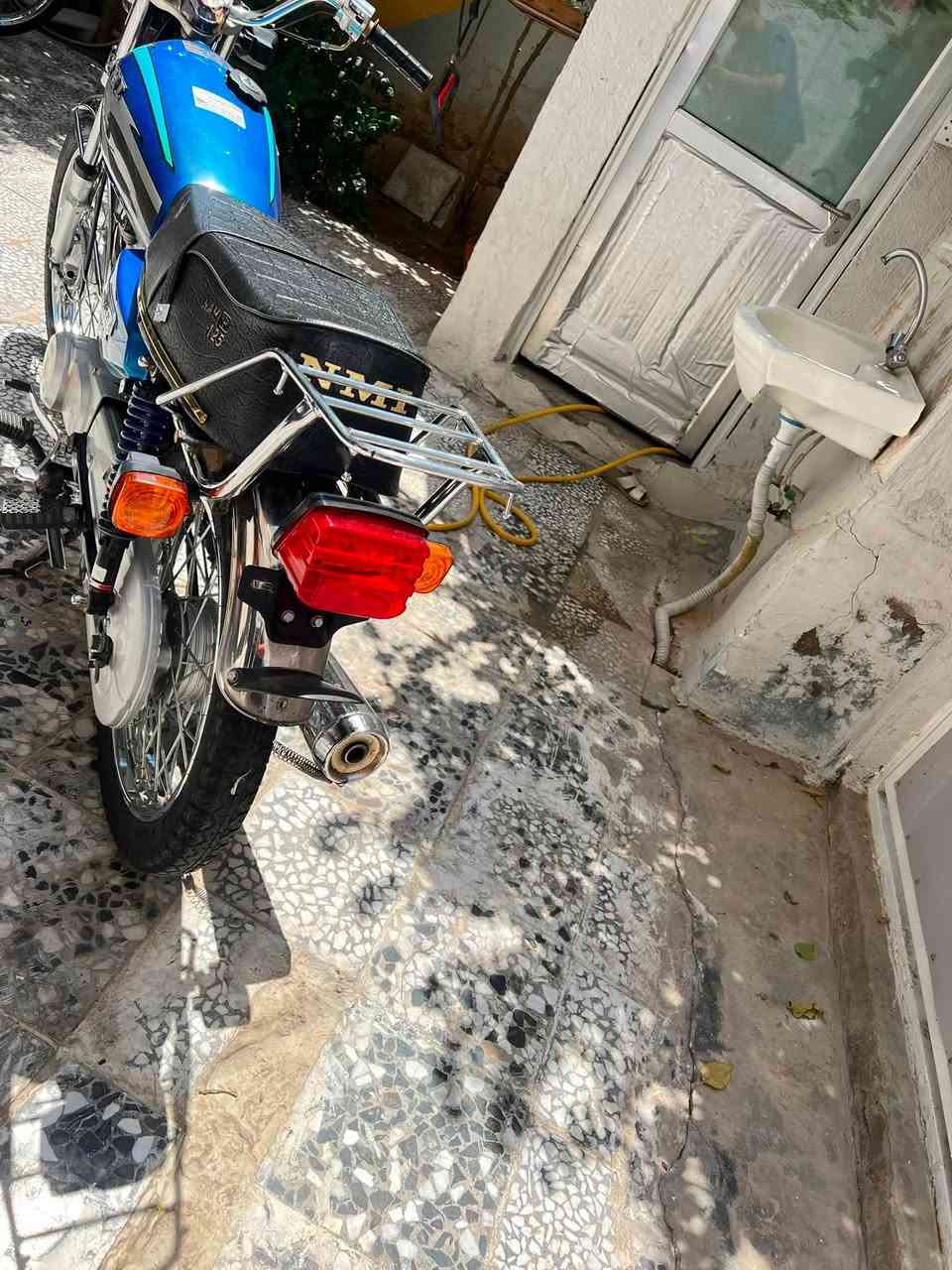 سلام عليكم نامه متياز دراجه جديده موديل 2021 وكيله بلخان اوراق اصولي دراجه معمره كله ايراني اصلي من كلشي السعر 675 وبيه مجال قليل كلش  خاص مسدود ليريد ينتصل وخادم ***********
