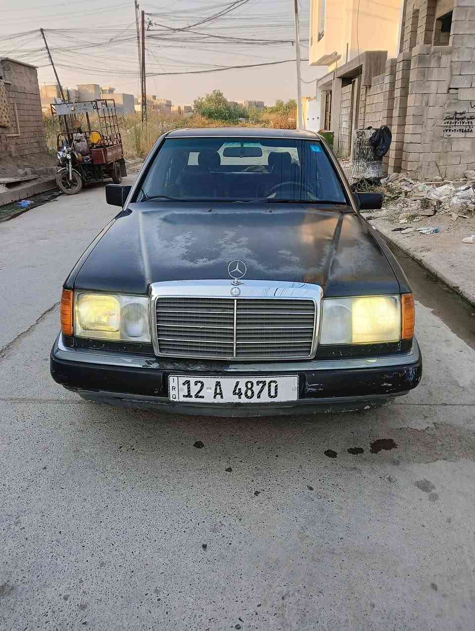 مارسدس دب 
موديل 1989
بدون صبغ بيها تقحيل
محرك كاز 6 سلندر بيها نفخ
تبريد شغال 
هزه جديد و ابسمي 
***********
***********

