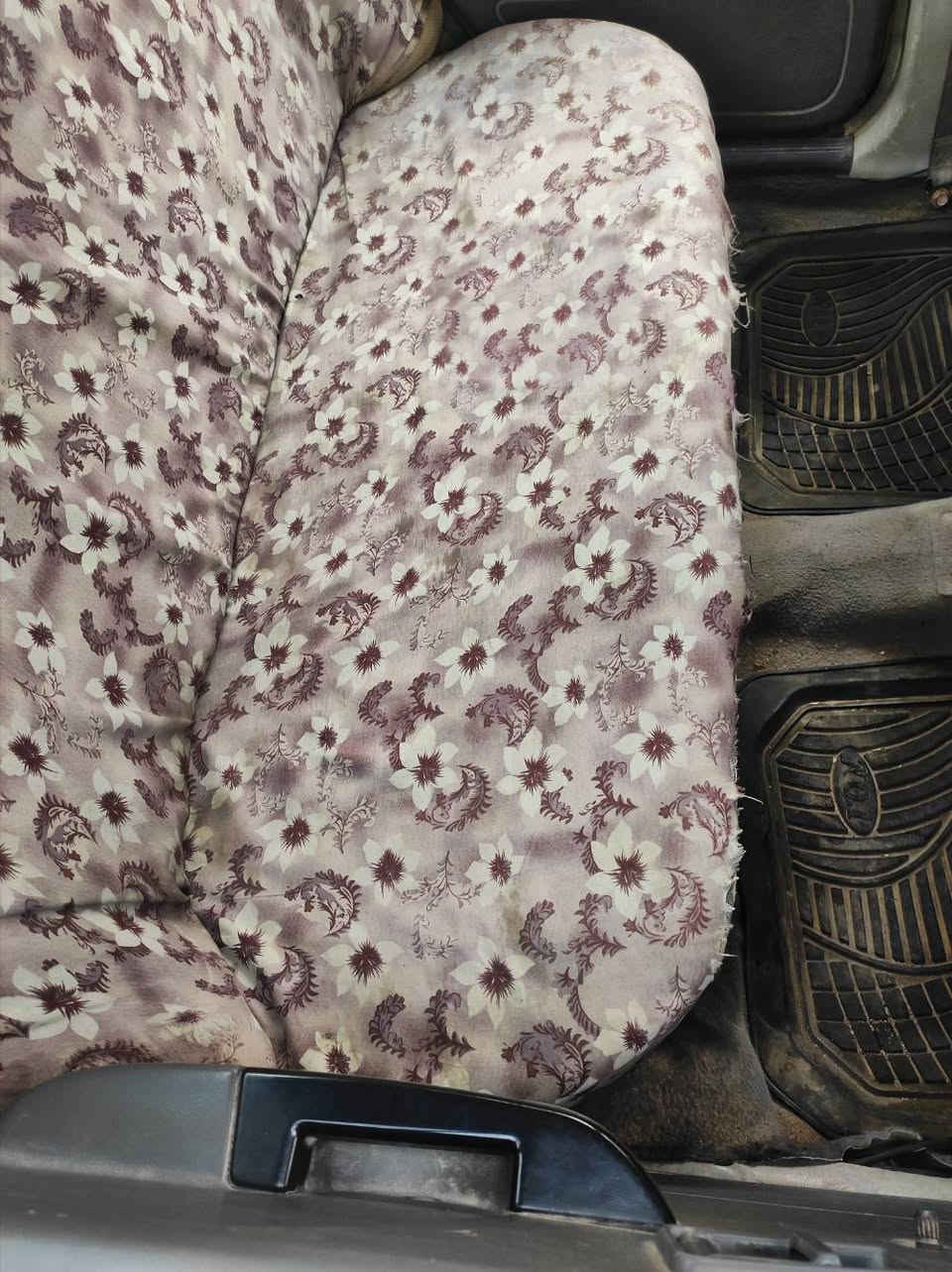 السلام عليكم سايبا بدون تحويل موديل تسعة للبيع مكينه گير شواصي كهربائيات كلها شغالة حدادية نظيفة سنويتها الأصلية عظم عاج واسويلك مكاتبة بيها واتكفلك عن السرقة عشائريا مكاني النجف الحرية السعر 13 ورقة  قفل وهذا رقمي ***********
