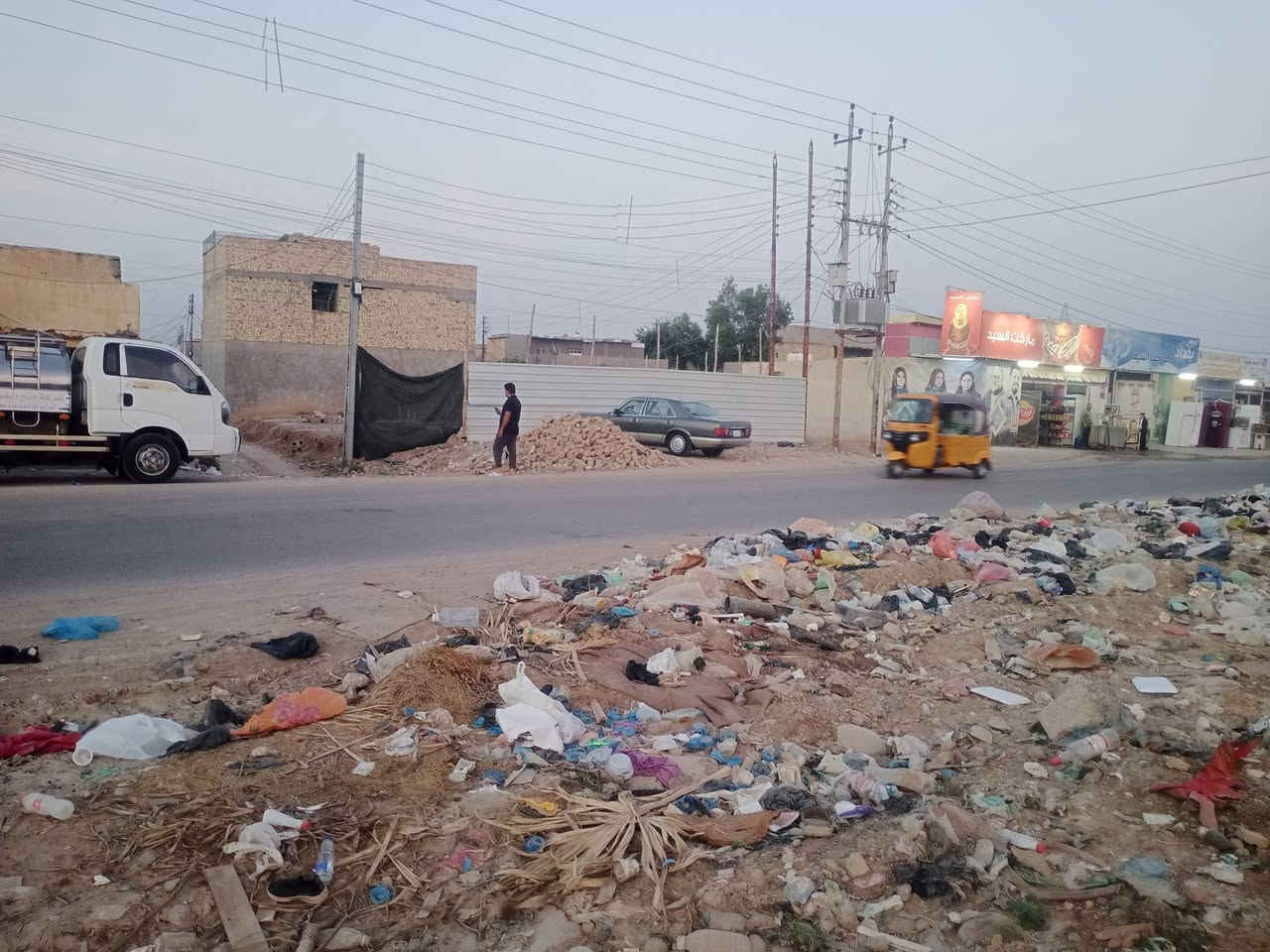 اسلام عليكم قطعه للبيع مساحه 200 المكان بغداد جسر ديالئ العريفيه قرب تل الرشاد قطعه بصف الركن السعر 22مليون وبيه مجال بصيط وخدمات الماي ولكهرباء  الستفسار عل رقم***********

