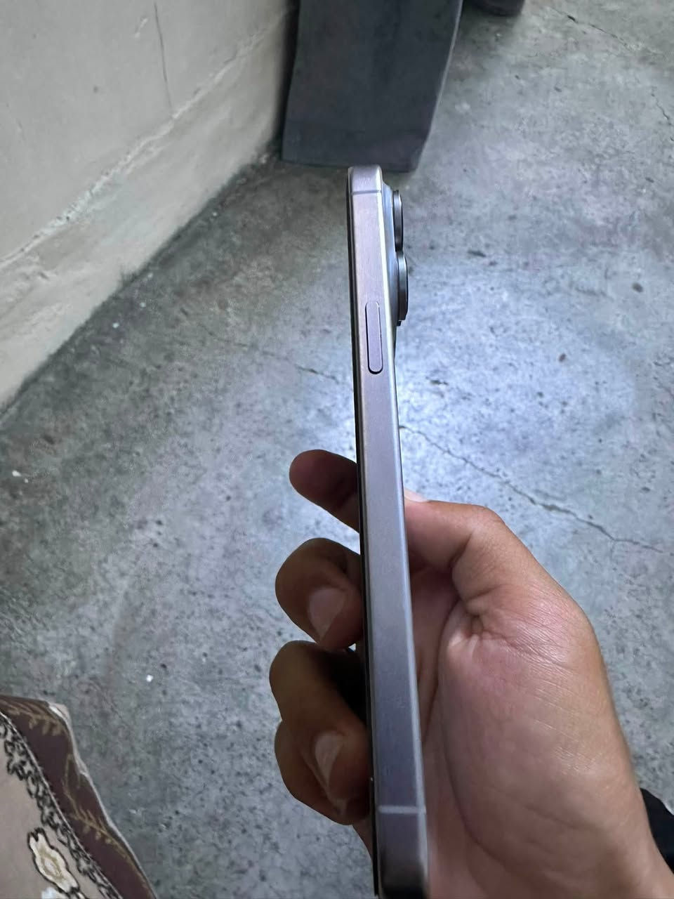سلام عليكم ايفون ١٥برو ماكس اي عيب مابي بطاريه٨٩نظافه١٠٠٪؜صرف شحن مابي بس شاحنه ويا مكان كركوك مليون ١٠٠شراي خابر وتدلل***********
