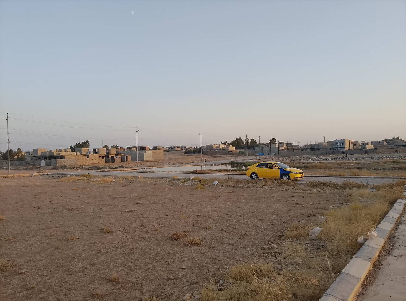 كاع ركن للبيع حي القوسيات مساحه 200متر سند 25طابو تل كيف يتوفر خدمات مي كهرباء شوارع مبلطه مسموح البناء السعر عل واتساب ***********
