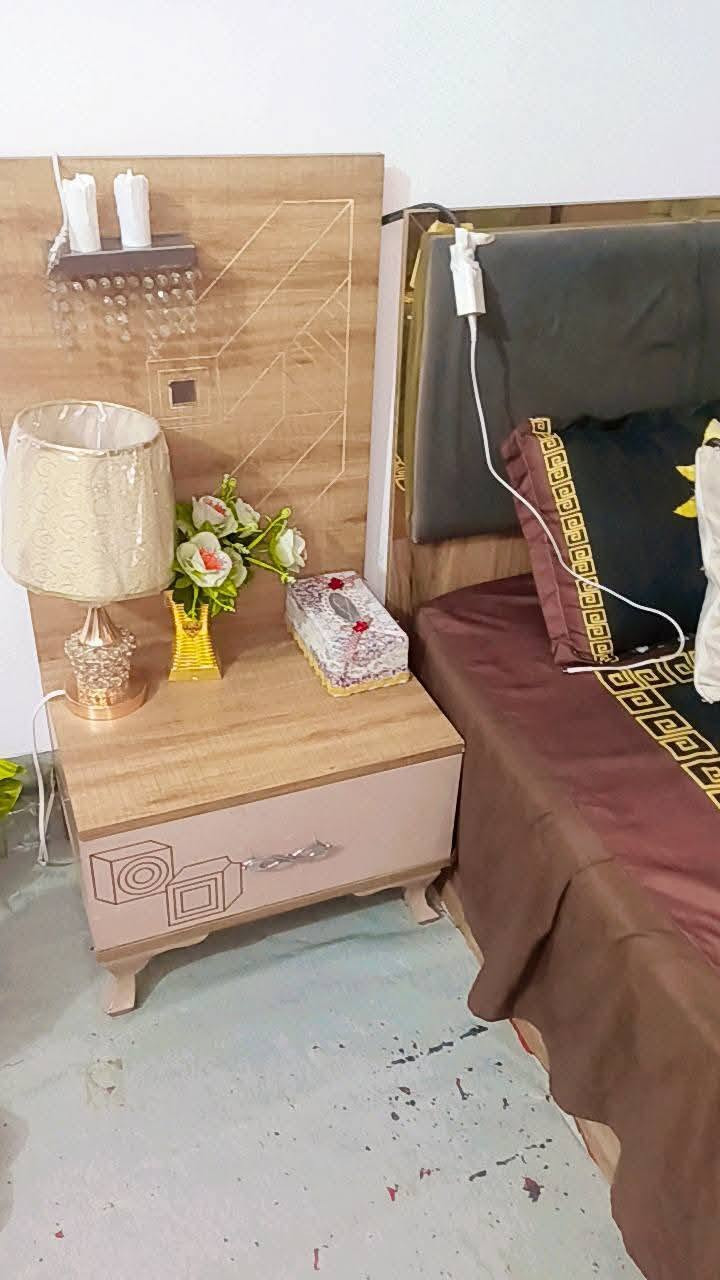 مرحبًا غرفة نوم تركية للبيع6 قطع نضيفه بس ضرر أثر حرق فوگ الكنتور موضح بـ الصورة سعر 300 وبيها مجال
بس هذا الضرر و الغرفة مابيها اي شي التواصل ع الدايركت او ع الرقم ***********
