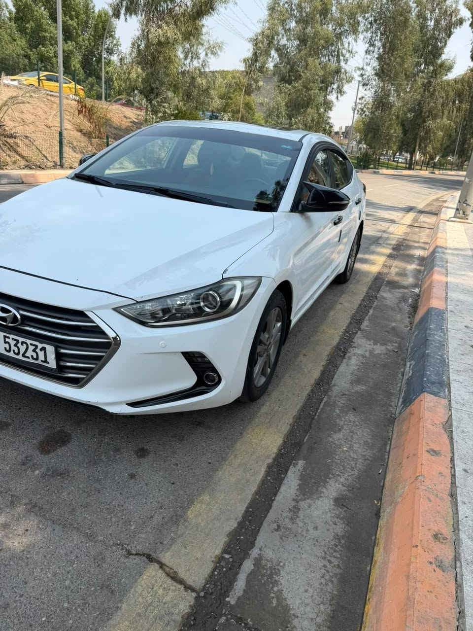 السلام عليكم النترا ١٧ خليجي فول مواصفات عدا البصمة مكفولة من الضربة بيها صبغ على كد شبر بالباب الخلفية وشخط بصيط بالباب مكحل ما مبين مكينه وكير خير من الله مكفولات منظومه تبريد كلهة جديد ميكانيكي مو كهربائي ثلج السيارة بسمي تحويل ثاني يوم  دوشمة جديدة والدوشمة البلادية جلد جديد شاشة كار بلي واير ليس والشاشة البلادية موجودة مري شفط تحكم استيرن انضمة قيادة(ايكو - اسبورت- عادي) قطعتين تبريد داخل صاج السياره حلوه ونظيفه مال جناي صارلهة سنتين يمي كامله عله اخر حبايه مابيها اي نقص
السياره للبيع فقط بدون مراوس 
مكان السياره ديالئ بعقوبه 
السعر ١٤٠ وبيها مجال 
***********
