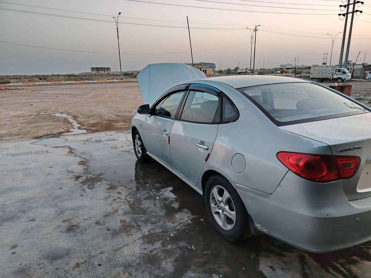 السلام عليكم  النترا موديل ٢٠١١ سياره جاهزه حداديه تخم تاير تبريد مكينه وكير جاهزه مكينه ١٦٠٠ سياره  بيه فقط جاملغ الامامي مبدل بدون ضربه السعر ٨٨وبيه مجال قليل للشراي
مكان الناصريه قضاء الشطره تحويل ثاني يوم 
رقم صاحبه ‏‪***********‬‏ الشطره, ذي قار
