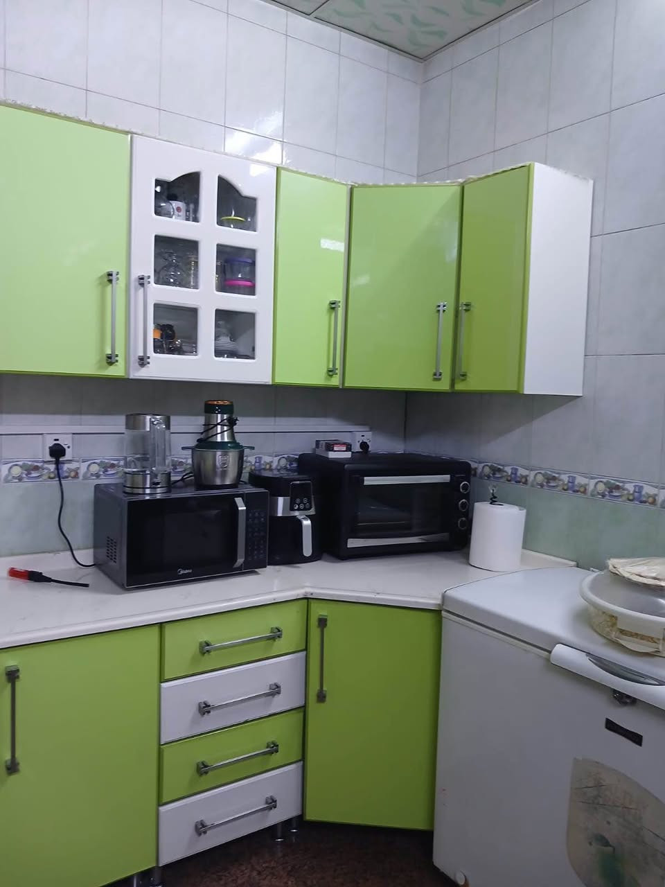 مطبخ Hdf نضيف كلش اخو الجديد مستعمل مده قليله مكاني بقرب تقاطع الدريوش *********** بغداد, العراق
