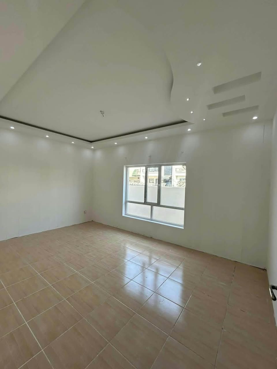 كود اعلان17/50
🔸سند طابو يتسجل بإسم اي عراقي
🔘أربيل-في مجمع مناره 
➖منزل للبيع
〰️كونتر وسبالت ويا منزل
➖مساحة 200m  طابقين 
➖يتكون من 5غرف نوم-استقبال-صاله-مطبخ-مجموعة صحيات-كراج
للتواصل 📞
***********
***********
**************
في حال لم يتوافق العقار مع رغبتكم او لم يكن بقدر امكانيتكم زوروا موقعنا على تلكرام للتصفح على اكثر عدد من العقارات المتوفرة أربيل, العراق
