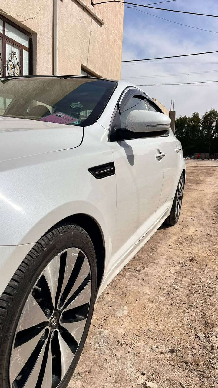 السلام عليكم
سيارة اوبتما ١٢ خليجي ٢٤٠٠ فول ابيض صدفي جاهزه للأخير . السعر ١٢٥ وبيها مجال 
للتواصل ***********
