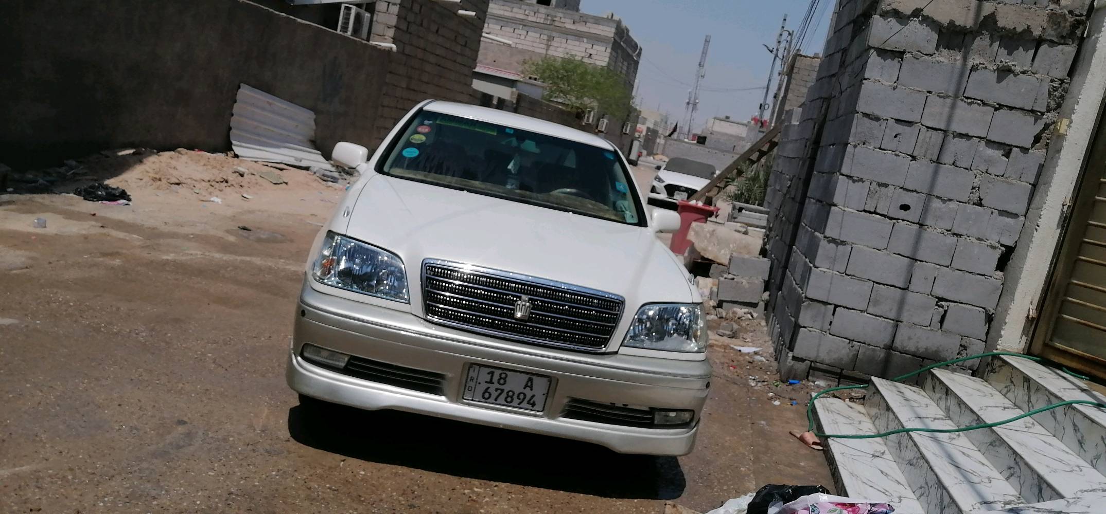 ملكة قرار 48 جديدة مكفولة كص ونقل جثة واصوليات بأسمي شخصيا رقم بابل انگليزي ماعايزة برغي بالعافية ع الياخذها تحوير كامل نجف دكمتين كرستال محرك ديفور الزغير اقتصادي كير محرك كفالة بيها ضربة جاملغ امامي بسيطة
السيارة للمراوس بسيارة عالية معروضه ب128 وبيها مجال مكاني بصرة ***********
حبيبي، شنو الموديل/الفئة بالضبط؟ يعني Crown شنو: رويال لو أي فئة، وسنة الصنع شكد؟: 
رويال 2003
شكد ممشايتها الحالي؟ وهل المكينة والقير شغالين 100% بدون دخان أو حرارة أو رجة؟: 
نعم شغالين بدون اي مشاكل 
الضربة الجاملغ الأمامي البسيط: وين بالضبط وشكد تأثيرها؟ أكو صبغ أو تبديل بقطعها لو بس تجميلي؟: 
نعم اكو صبغ تجميلي 
الدواليب والبطارية والتبريد شنو حالتها هسه؟ وهل كلها جاهزة وما بيها ملاحظات؟: 
جاهزة تبريد ثلج حدادية جديدة بطارية جديدة وجامة جديدة 
والموقع وين بالضبط؟ وأكو فحص قبل الشراء/مراوسة بسيارة لو فقط نقد، وشكد آخر سعر نهائي؟: 
الموقع بصرة قضاء الفاو ترهم مراوس والسعر النهائي 122