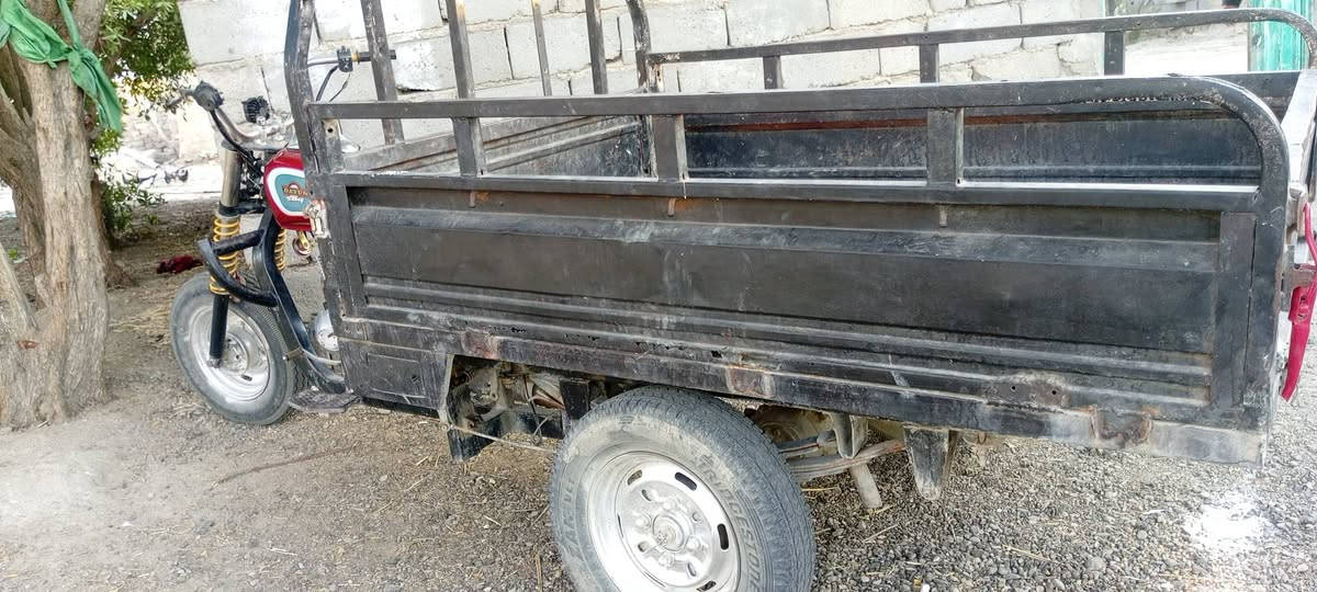 ستوته (ادوات )14للبيع مكينه لا تنقص ولا تبخر سلف باتري صار يومين من شاده بدي نضيف 
ماعوزها شي فقط هندر كاصه
ستوته شغاله 
700
اتصال ***********
