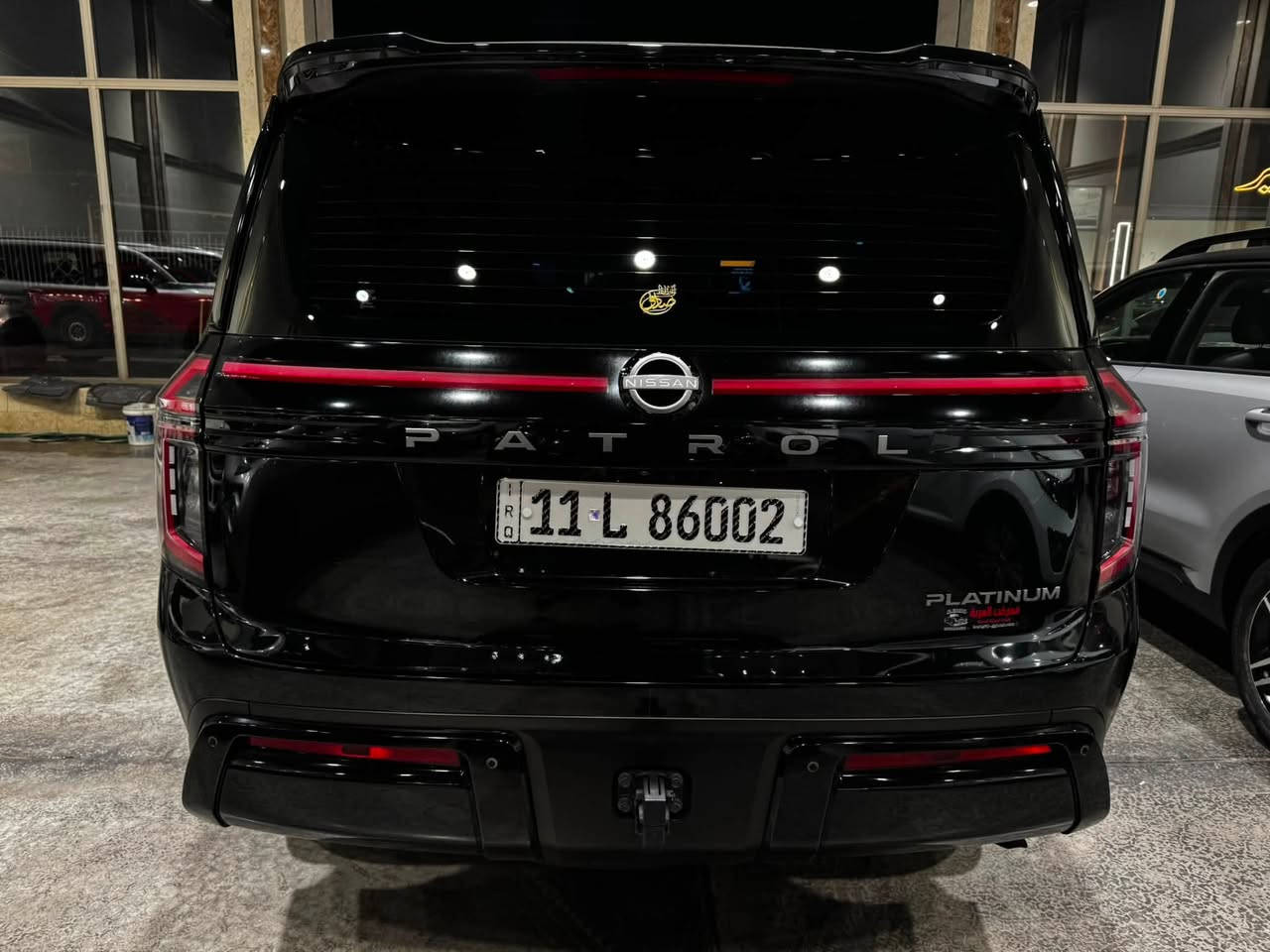 NISSAN PATROL PLATINUM

2026 V6  TWIN TURBO

وكالة السور 

نيسان باترول بلاتينيوم  الشكل الجديد كليا 

أعلي فئة بلاتينيوم توين تربو موديل  2026 

💥 عداد المسافات 13 

رقم بغداد  

المواصفات القوية:

محرك V6 توين تيربو

496 حصان من القوة الخام

عزم 700 نيوتن متر لأداء متفوق

عفشة هيدروليك  جنوط ألمنيوم مقاس 22 بوصة مصابيح LED أمامية وخلفية

تتميز بتصميم عصري و مقصورة فاخرة بشاشة 28.6 بوصة،  نظام صوتي كليبش، 

ومقاعد جلدية بتهوية وتدفئة ومساج ،

كاميرا 360 درجة  مرائة داخلية كاميرا 

هيداب ديسبلاي  ثلاجة داخلية 

فتحة سقف بانورامية،  باب خلفي كهربائي مع مستشعر حركة. لمسات كروم مميزة وشبك أمامي جديد. شاشتان مقاس 14.3 بوصة للمعلومات والترفيه والعدادات.  نظام صوتي ممتاز Klipsch بـ 12 مكبر صوت 

مقاعد جلد فاخر (مبطن) مع وظيفة التدليك والتبريد والتدفئة. إضاءة داخلية محيطية متعددة الألوان، شاشة عرض أمامية (HUD).

شاشات ترفيه خلفية نظام القيادة الذكي ProPILOT. كاميرات محيطية 360 درجة مع خاصية "الرؤية غير المرئية" تحت غطاء المحرك. مثبت سرعة ذكي، نظام المحافظة على المسار، كشف النقطة العمياء.

فرملة طوارئ تلقائية أمامية وخلفية

ثلاثة صفوف مقاعد (تتسع لـ 7 أو 8 ركاب).

ناقل حركة أوتوماتيكي 9 سرعات يعطيك استجابة سلسة وثبات كامل

🚀 نظام الدفع الرباعي الذكي (4WD) مع أنماط قيادة متعددة

تحكم مثالي على الطرق السريعة وأصعب التضاريس 💪

✨ باترول بلاتينيوم تيربو 2026

📍📍📍📍📍📍📍📍📍
للاستفسار: ***********

 السعر: 🟧 السعر علق يوصلك السعر 📮

معارض البياع_شارع الوسط_معرض العربة لتجارة السيارات

#للبيع #سيارات_للبيع #بيع_سيارات #سيارات #بغداد #نيسان #باترول
