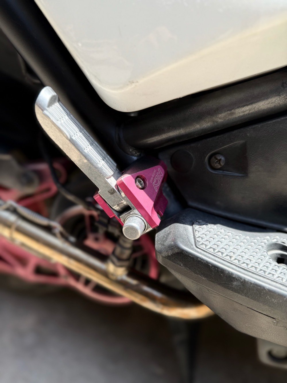 جبلي للبيع السعر مليون قفل المكان شارع النضال قريب على ساحة الطيران الدراجه نضيفه جدا غراضه الاصليه موجوده آني فاتحن ومخلي رياضي