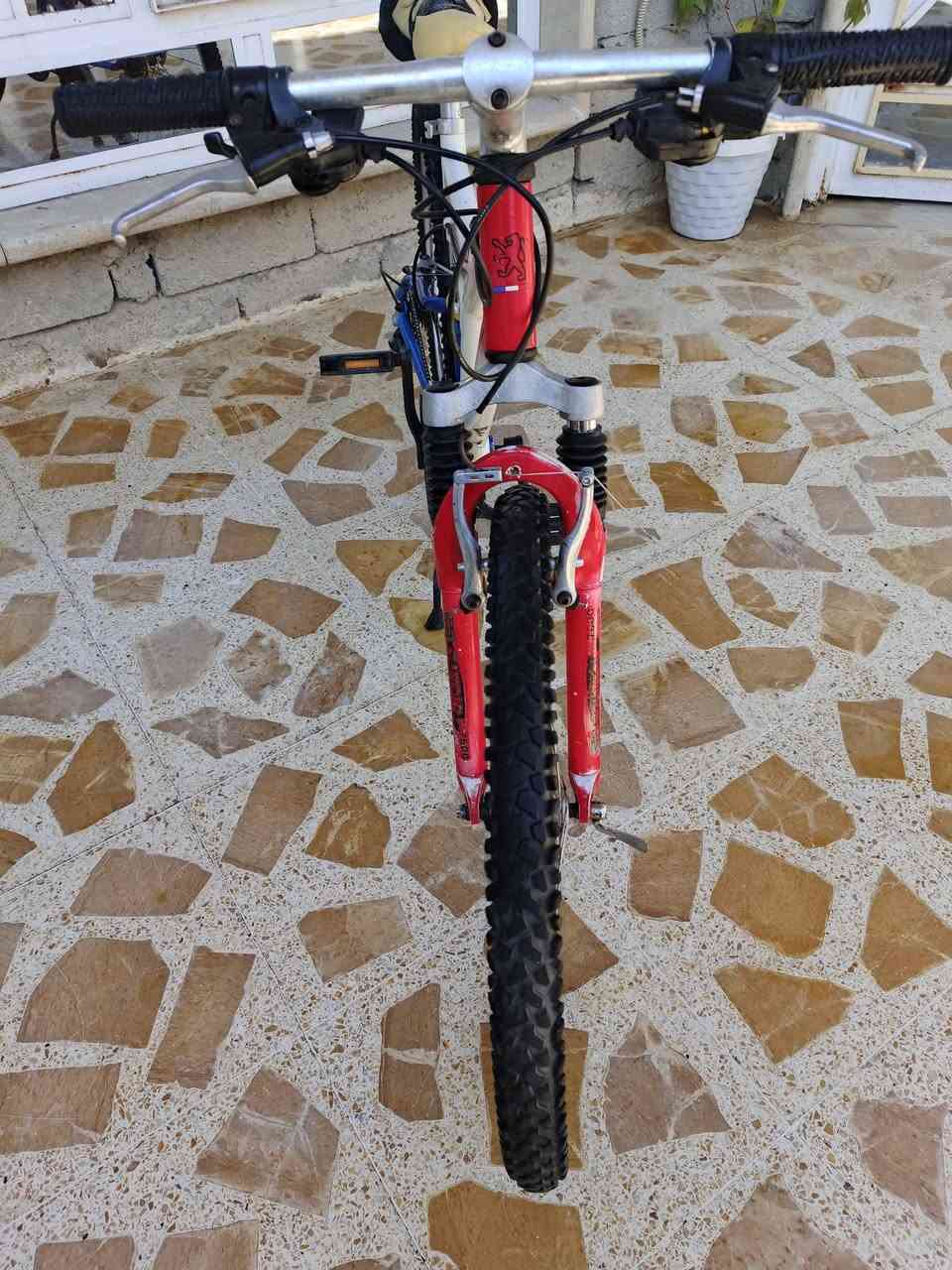 بايسكل بيجو فرنسي مال باله /كير اصطابات كلو شغال
تواصل على الرقم واتساب موجود/***********
مو شراي لا تراسل
