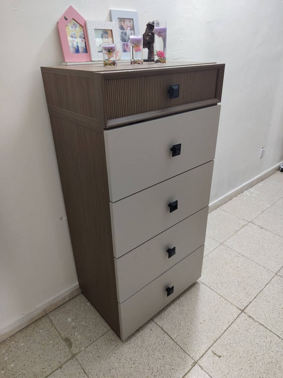 اثاث بيت للبيع كامل لي حب يتواصل عل هل رقم ***********
