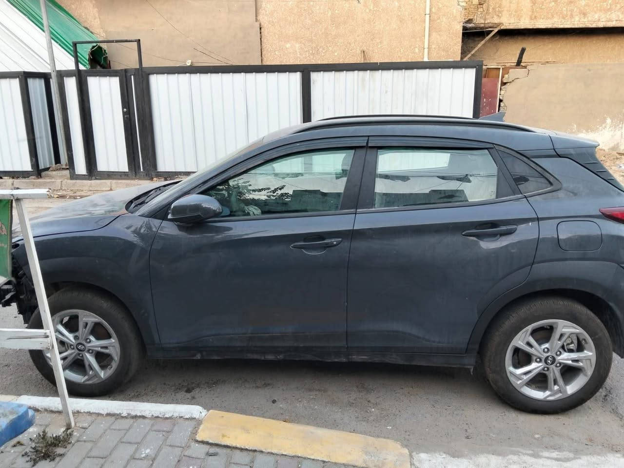 السلام عليكم ورحمة الله وبركاته 🌹
🚘 كونا موديل 2023 – فول مواصفات

🔹 عده فتحة
🔹 مرقمة باسمي
🔹 تحويل ثاني يوم

السيارة حادثها سابقاً بأمريكا، بابين الصدر والخلفية، وبدون أضرار بالدواخل.

وبخصوص الصور، السيارة طخت عندي بقبق حديد مال مجاري الشارع، والسيارة ما تأذت أبد.
السيارة موجودة وتكدرون تجون وتشوفوها بعينكم.

🛠️ النواقص فقط:
• كير
• دعامية أمامية

أما باقي الغراض كلها جديدة وتشوفها بعينك.

💰 السعر: 97 ورقة
🤝 بيها مجال بعد المعاينة

📍 الموقع: بغداد – الراشدية

📞 للتواصل: ***********
📱 متوفر واتساب
👤 علي
