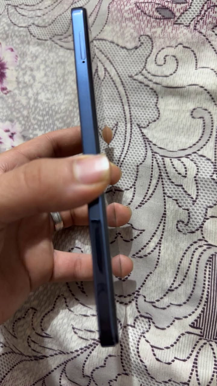 السلام عليكم جهاز جديد فقط مفتوح من كارتون غير مستخدم فقط جهاز لا كارتونه لا شاحنه ضايعات 
جهاز جديد ممستخدم ابد 
ذاكرة 256 
فول مواصفات تخبل 
مكاني بغداد حي جهاد قفلة 200 
***********

نص مكتوب في الصور:
- هاتفي XOS Based on Android V13.5.0 الطراز Infinix X6837 اسم الجهاز Infinix HOT 40 Pro وحدة المعالجة المركزية Helio G99 إصدار Android 13 الكاميرا الخلفية 108M TRIPLE Camera الكاميرا الأمامية 32M ROM 256.00 GB RAM 8.00 GB 5.00 GB + 8 GB قابلة للتوسيع الشاشة 1080X2460 البطارية 5000mAh