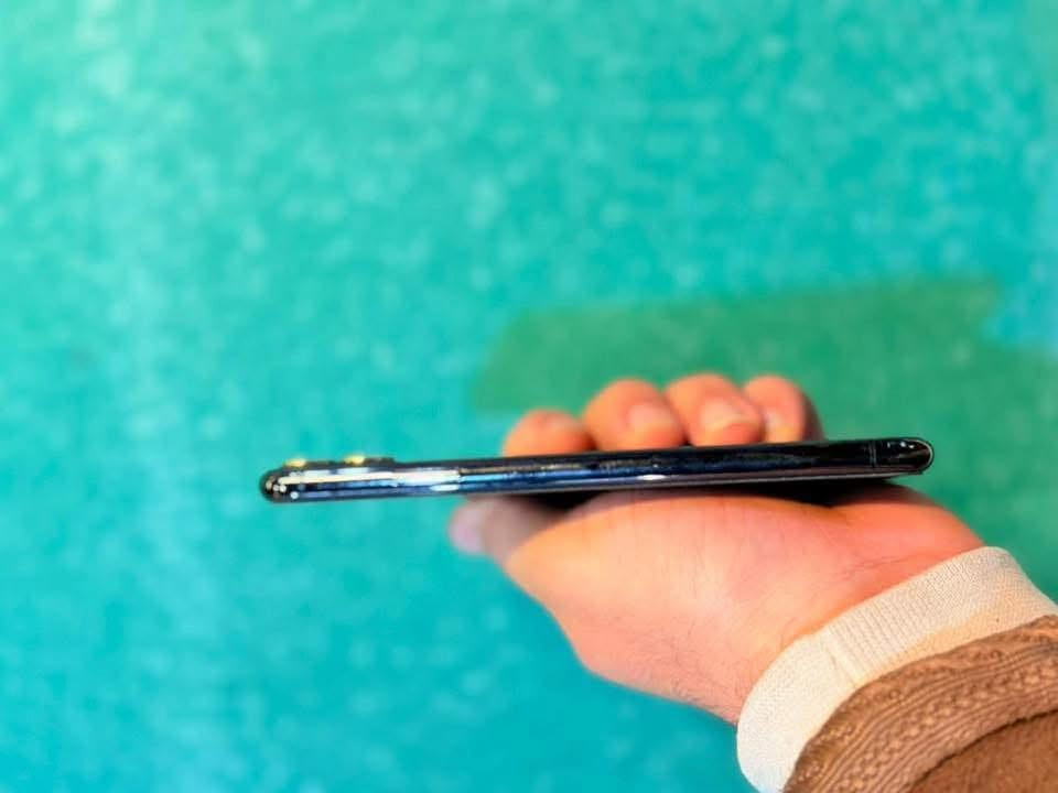 السلام عليكم ورحمة الله 11 برو ماكس شرط شخط مايي   ذاكره 512 بس بطاريه مبدله اصليه من شركه ابل فيس إيدي شغال بصمه الوجه  شرط شخط ما بي مايصرف شحن السعر 370 وبي مجال قليل  ويرهم مراوس ايفون فقط شعندك نزل معه ذكر السعر ***********
