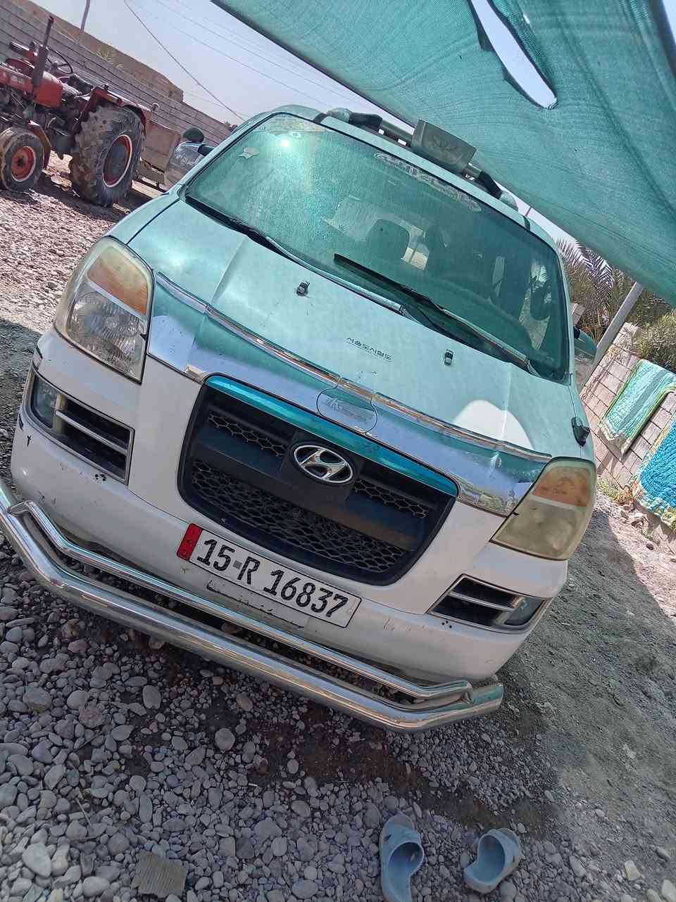 للبيع سيارة هونداي ستاركس 2000 محدثه تحديث 2007 سيارة مكفولة كير اكسل محرك تخم تاير  تبريد منضومة جديدة تدفئة مكان السيارة ديالى /قرة تبه  السعر 65 وبيها مجال حك الجيه اتصال على الرقم ***********

