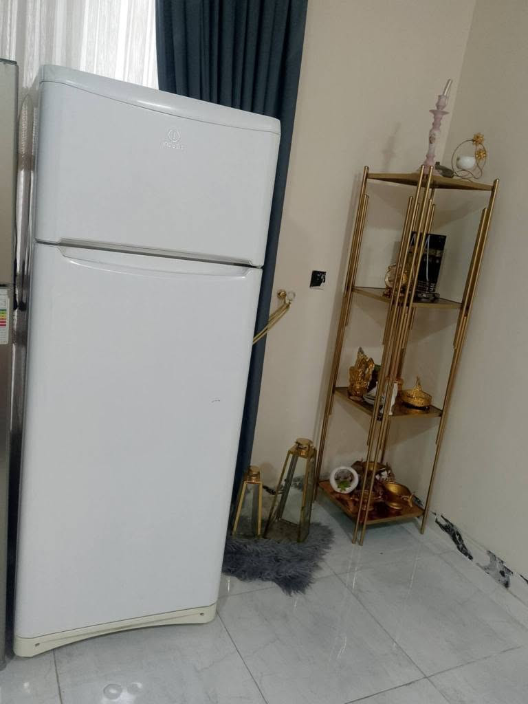 غراض بيت للبيع كاونتر مستعمل سبوع مترين ونص ومجمده 14 شرط وثلاجه 20قدم بلادي ميز طعام 6كراسي شراي على خاص او اتصال *********** كركوك, العراق

