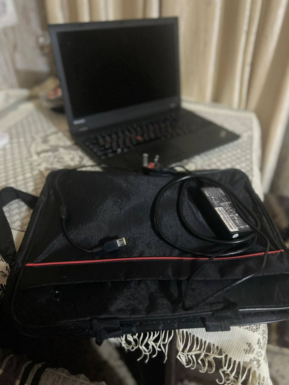 السلام عليكم حاسبه للبيع نوعيتها Lenovo معها شاحنه وماوس وحقيبتها الخاصه سعرها 150 للاستفسار ***********
