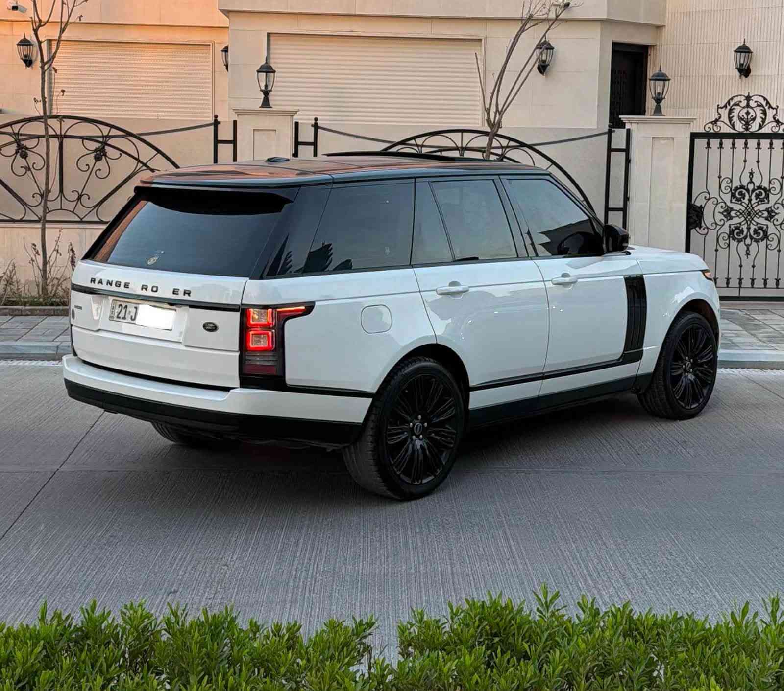 السلام عليكم اخوان

رانج روفر فوچ 2014 خليجي HSE
محرك 8 سلندر 5.0 بدون سوبر المرغوب
السيارة ماشية 80
لون ابيض قمارة اسود توكلر

((مضلل بلسنويه ))

المواصفات
بصمه عدد 5
شاشه 
كامره 360 درجه
تحكمات ستيرن
شفتات ستيرن
تدفئه بلستيرن
الستيرن كهرباء
داخل جلد بيجي
مساج بلكشنات
تدفئه + تبريد بلكشنات
سقف كنتارا
ابواب شفط 
 الصندوق شفط
فتحه سقف بانوراما 
السيارة 2 شاشات 
دوس كهربائية حساسات اماميه
حساسات خلفية
رادارات اماميه
رادارات جانبيه
اوتو بارك
اوتو ستوب
جكات 3 وضعيات
تبريد 3 قطع 
 ثلاجات وسطيه
نقاط عمياء ومري طي تلقائي ومري قلاب
سماعات Meridian
اخوان(( السياره بدون صبغ بدون ضرر ))
السيارة للبيع او المراوس حسب القناعه
الموقع بغداد مجمع النسيم
رقم التواصل ***********
