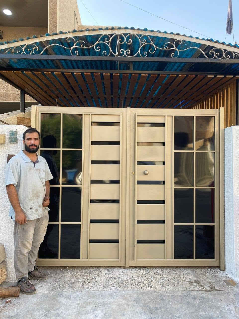 حداده حيدر الكناني
 مستعدون كافه انواع الحداده🧑‍🏭
 ابواب🚪 شبابيك🪟 كرفانات🏪 محجرات ☑️سقايف كيسبان✅ غرف سندويج✅ سياج خارجي ✅ مراجيح ✅قمريات مطابخ ✅يتوفر لدينا احدث الديكورات التركية 🇹🇷 العمل داخل بغداد العنوان بغداد العبيدي ***********

نص مكتوب في الصور:
- حدادة حيدر الكناني
- 2024
- h . n . k
- ***********