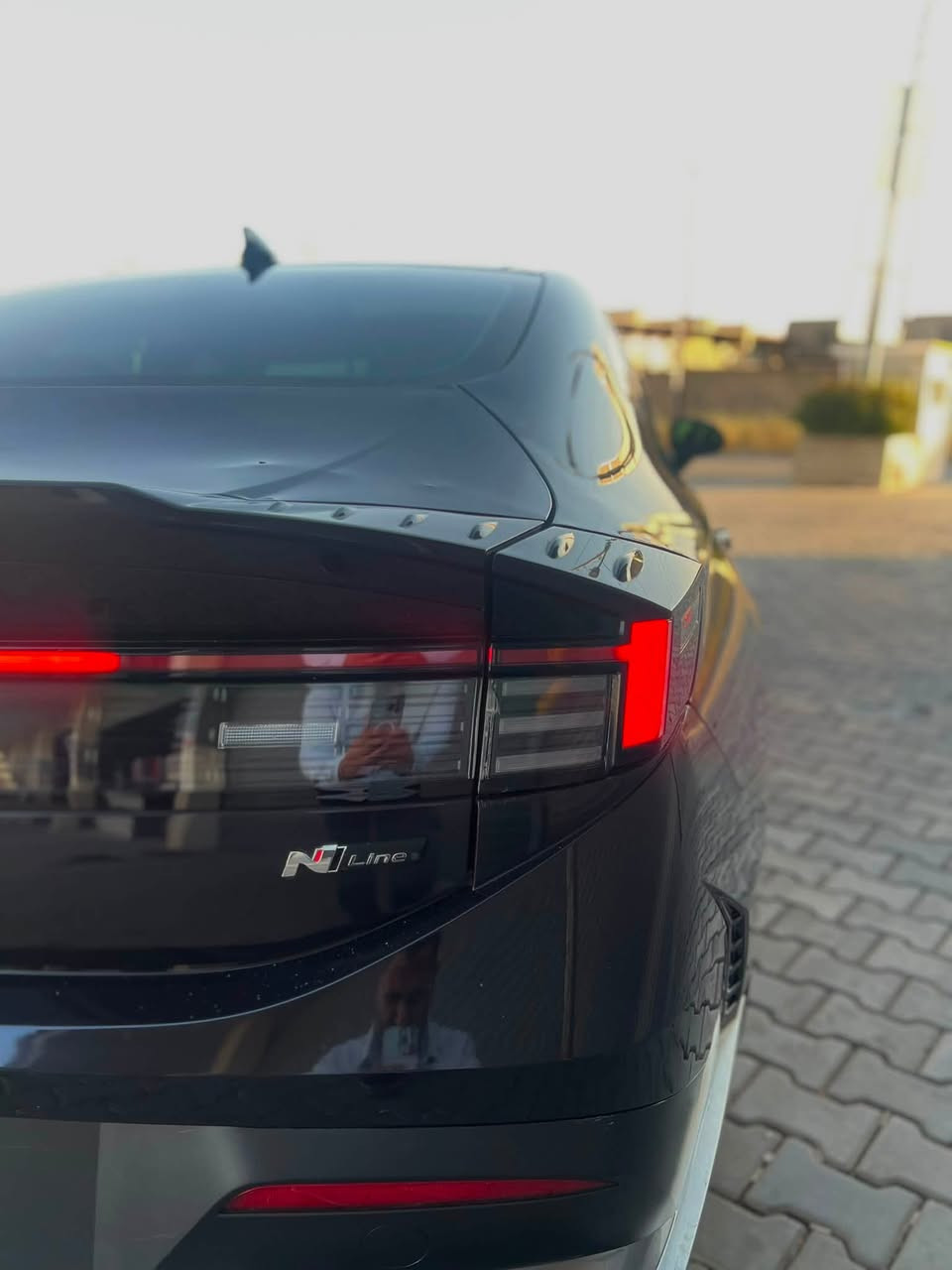 سلام عليكم
🔥🔥 هيونداي سوناتا Hyundai Sonata N line 

✅• مـوديـل 2025

🔥🔥• ماشـي 6الف ميل فقـط

🔥السعر 210 $$

🔥🔥• فوول مواصفات 
(ريموت كنترول، صندوق شفط، سماعات bose، كشنات تدفئة و خزن، رادارات 360 درجة، حساسات 360 درجة، كاميرا، شحن وايرليس جارج اي مواصفات صنعتها الهيونداي موجودة بهاي السيارة)....

• محرك 2500 تيربوو  
🔥🔥• السيارة بچم كبس
• شوية  صندوق صبوخ
✅• ايرباكات سليـم 100%
• بدون دواخـل 100%
• السيارة  بدون رقم بشرط الترقيم شمالي 
• مكان السيـارة السليمانية
📞***********
واتساب موجود للإستفسار
