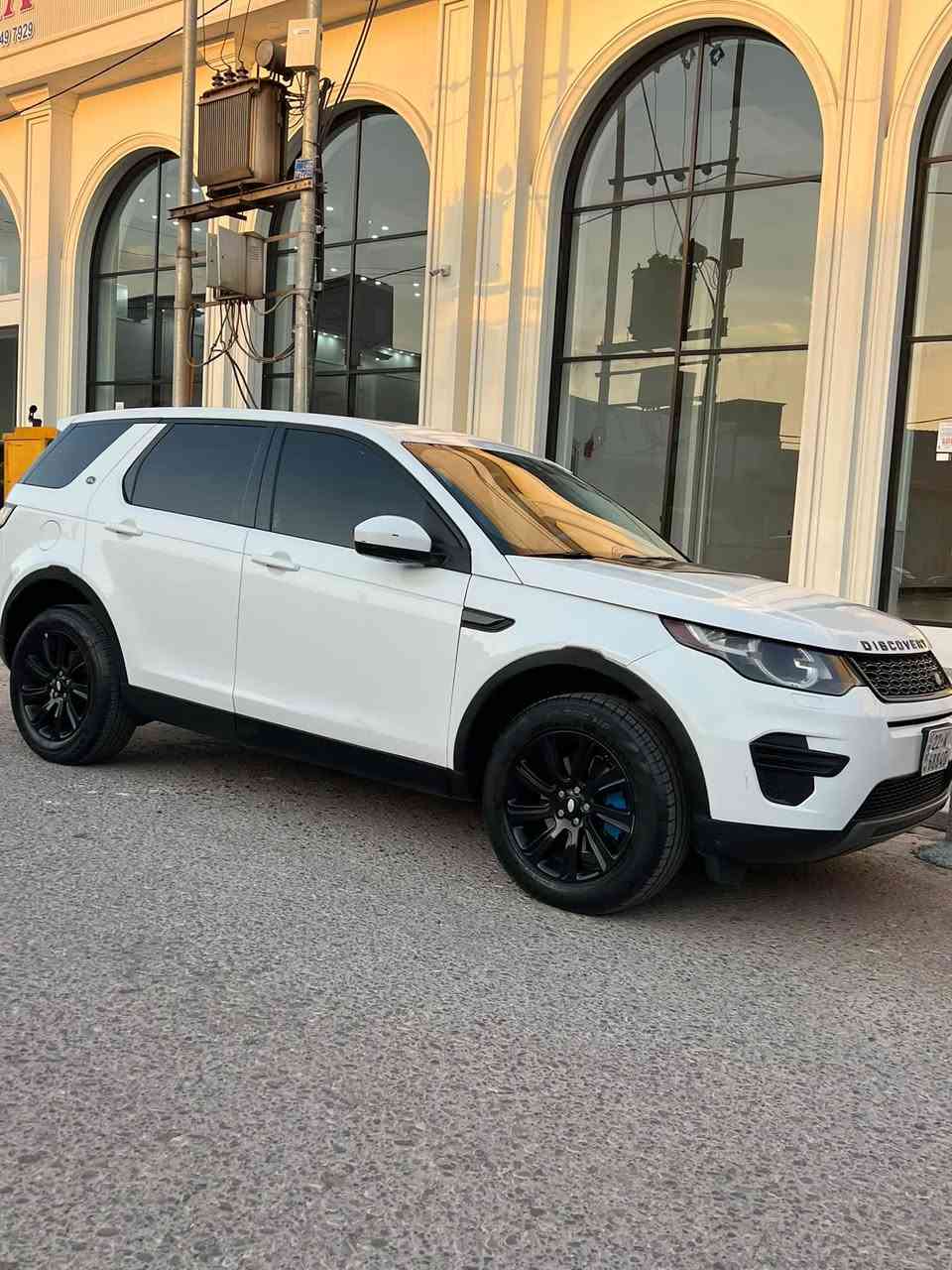 رنج ديسكفرى
مؤديل ٢٠١٩ 

فول مواسفات تةنها سلايد نيه 

٧٠ هةزار رؤيشته 

٤ پستؤن 

دبل اكسل 

تحديد سرعه

ڤوليوم سوكان 

حساس 

رادار 

تبيرد و گير و مةكينة و تةقه و رقه و هةموو گيانى بةشرت 
تةنها . دووبست بؤنيت سبوغ  سيارةكة. يةك دينار مسرفى تيدانيا 

نرخى ١٣٠ معاملة
ژمارى موبايل : ***********
