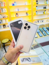 ١٦ برو ماكس نضيف كلش كأنما فاتحه بيدك من الكارتونه  بطاريه ٩٥ ذاكره ٢٥...