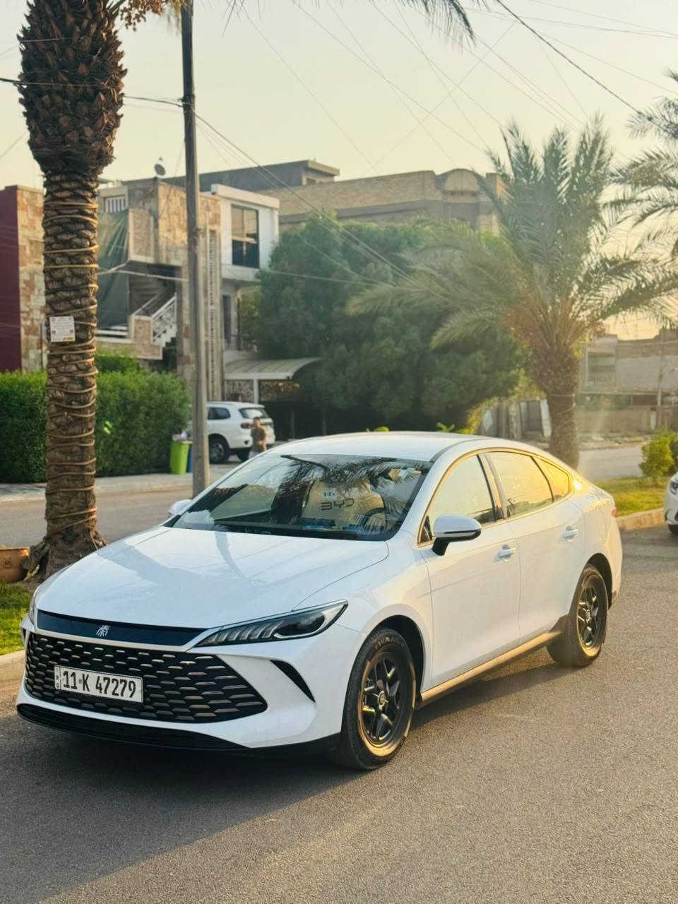 السلام عليكم BYD كن بلاص 2025
السياره مكفوله ماشيه 19500الف 
كامله ملحقات شاحنه بصمه كارت فوم 
السياره ام الضمان من معرض الحلو 
داخل ابيض 
السعر 21100
مكان السياره بغداد السيديه 
رقم ***********
