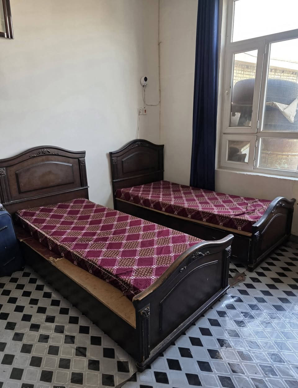 السلام عليكم غرفة نوم للبيع قيم وأخذ 
0786632027 / ***********
