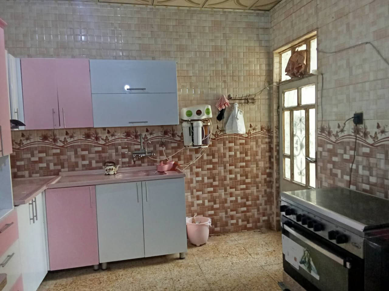 عكادة • ١٠٠م • نظيف