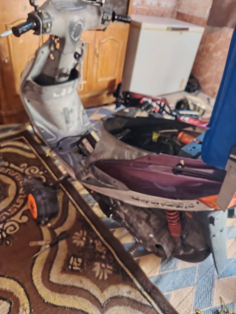 السلام عليكم دراجه ماكس قجمه للبيع شغاله بس بيها خلل بالكهربائيات تشتغل على الباتري  فلت الباتري تطفى يقعد الباتري تطفى 350
***********

