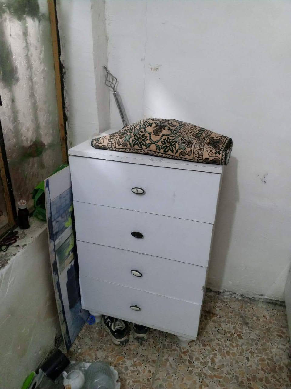 غرفة نظيفة للبيع ب٢٥٠ مع الدوشك بيها مجال للشراي العنوان بغداد دور الشرطة الي يريدها يجي ياخذهه هسه هذا رقمي لشراي يتصل هسه ***********

