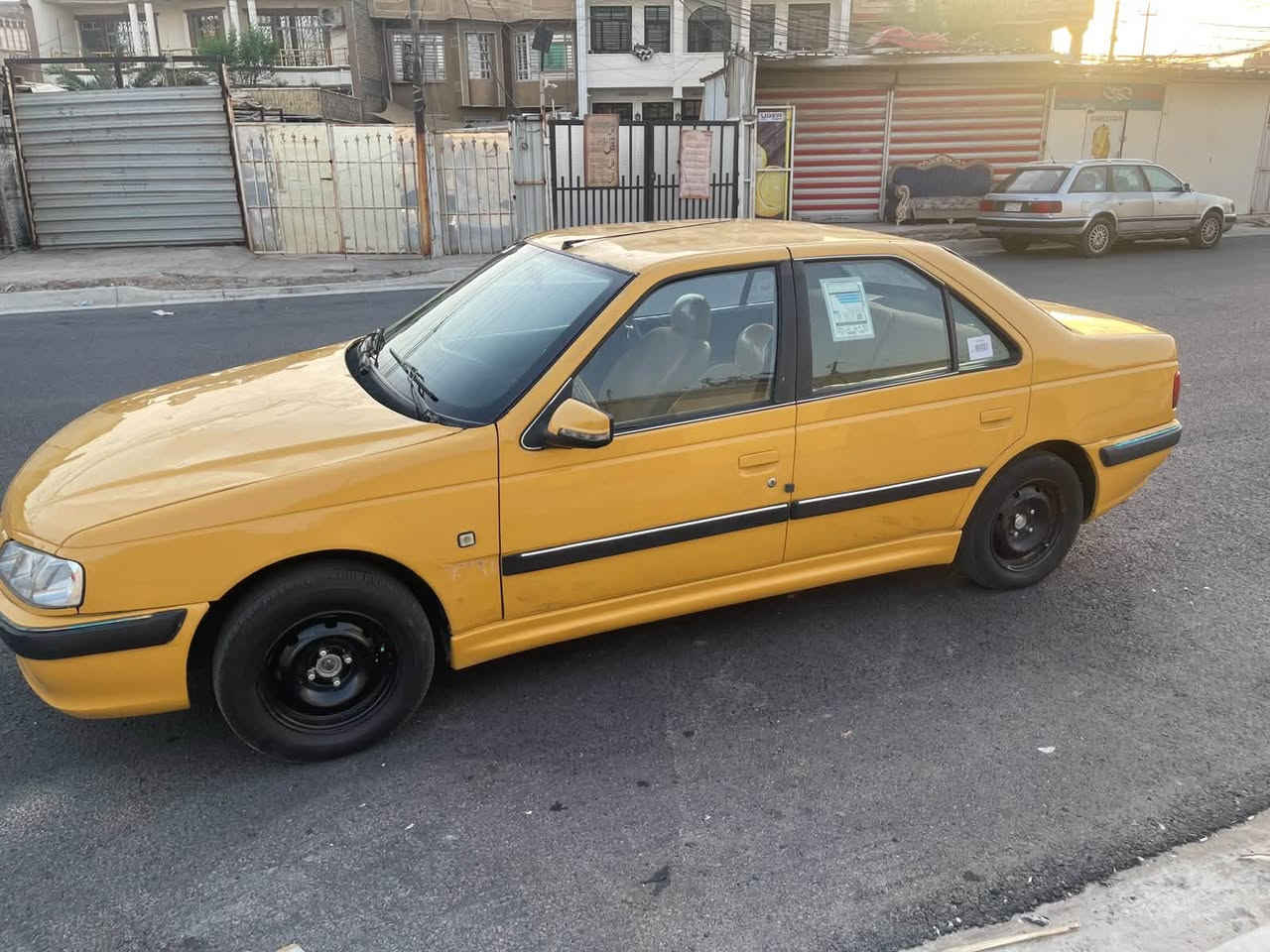 السلام عليكم
بيجو بارص مديل 🚘2015
سيارة بية جاملغ وباب الخلفي صبغ والبنيد طاير 
مكينة بية تنقيص ***********☎️

