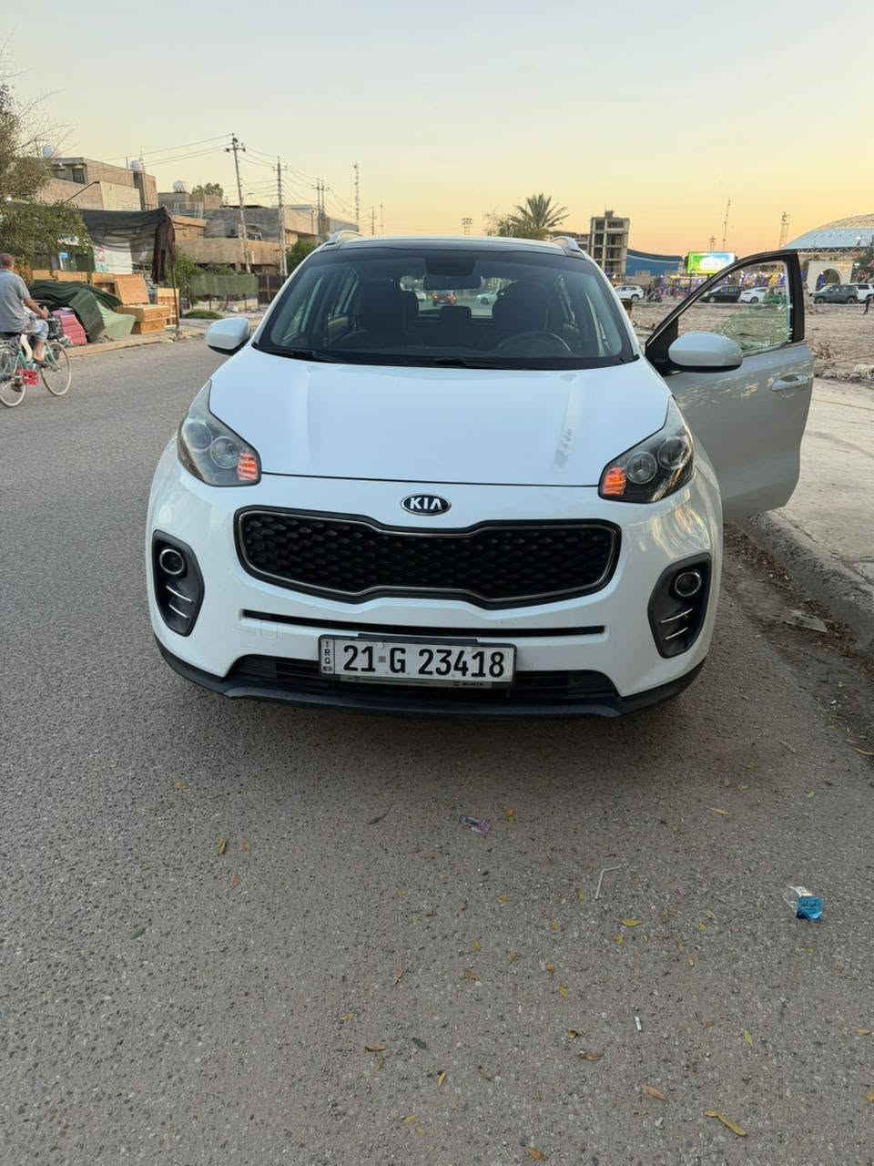 السلام عليكم ورحمه الله وبركاته سياره سبورتج خليجيه كوريه محرك ٢٠٠ السياره كفاله موديل ٢٠١٨ داخل رصاصي السياره بانوراما شاشه حساسات تحكمات السعر المطلوب ١٦٨ وبيها مجال بسيط مكان السياره بغداد السيديه رقم الهاتف***********
