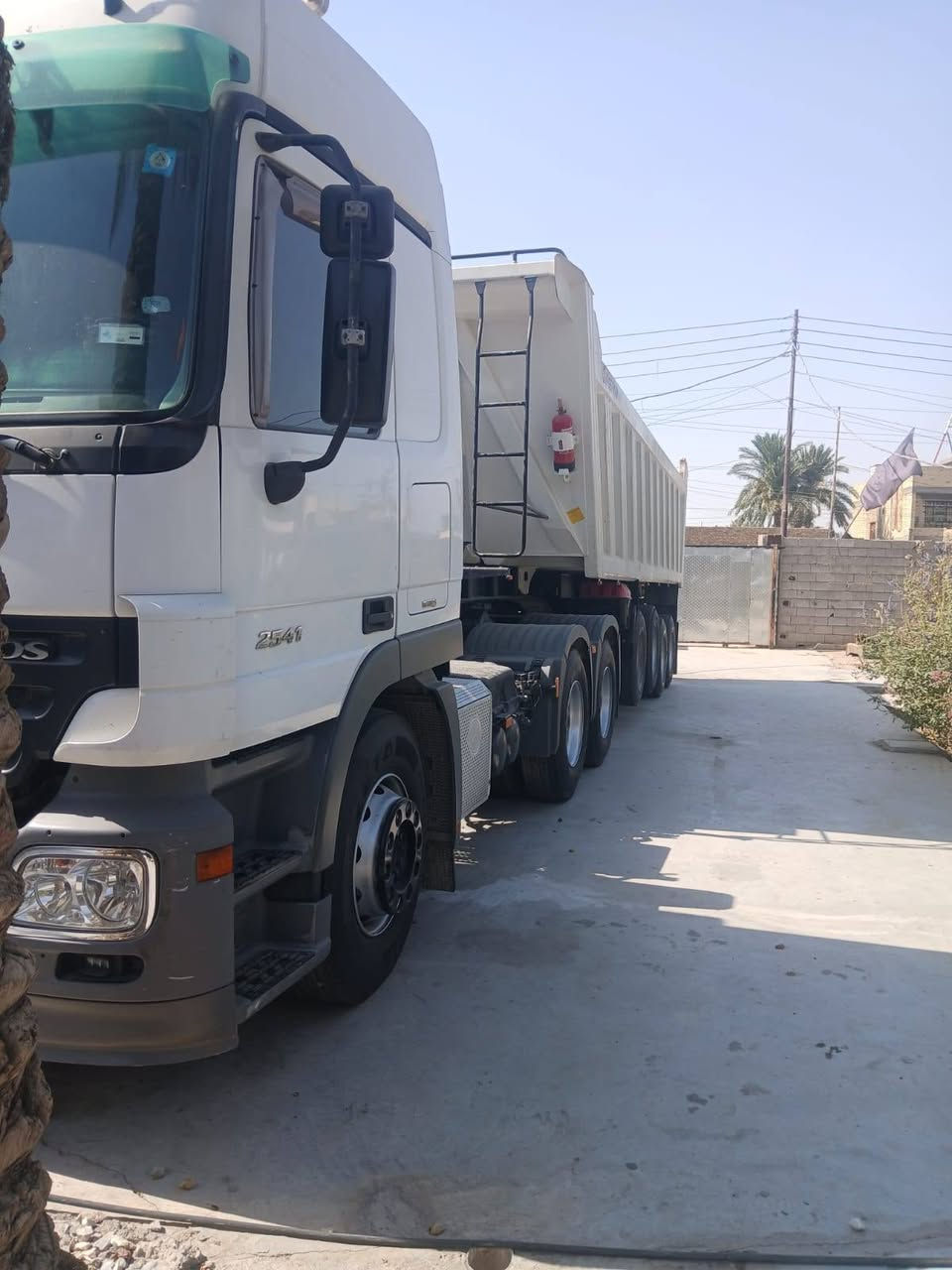 اللبيع موديل ٨رقم واسط كامره حساس رتايدر خمسه عرجه نمر ١٢ تخم تاير مربوطه اربع محاور ***********
